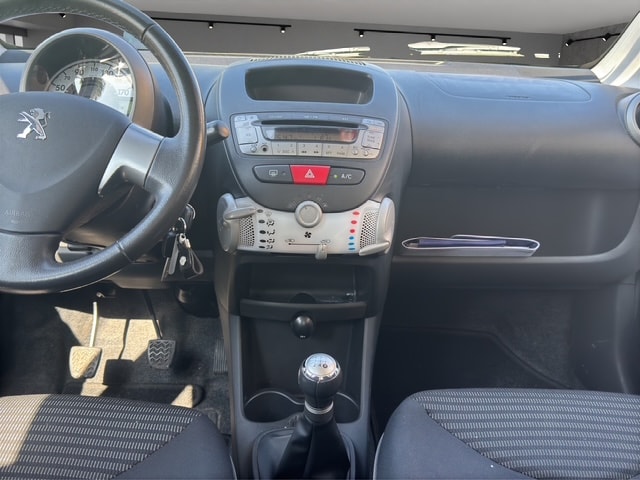 PEUGEOT 107 1.0 Active-image-13
