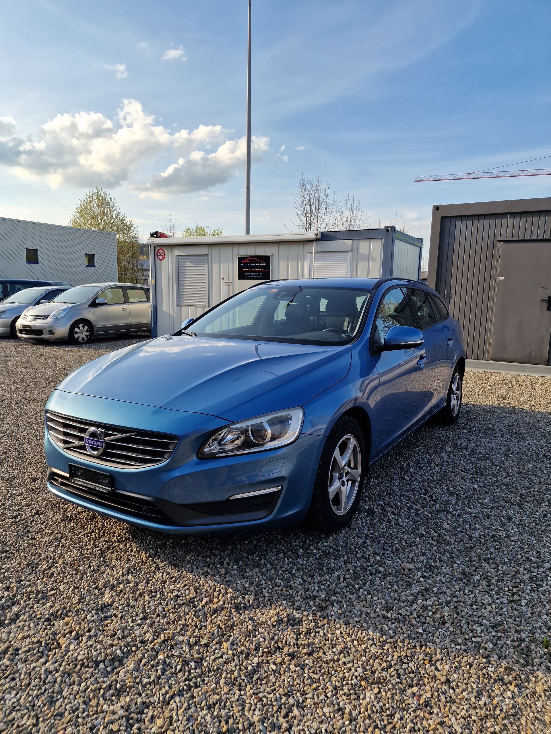 VOLVO V60 D4 Geartronic-showroom-element-2