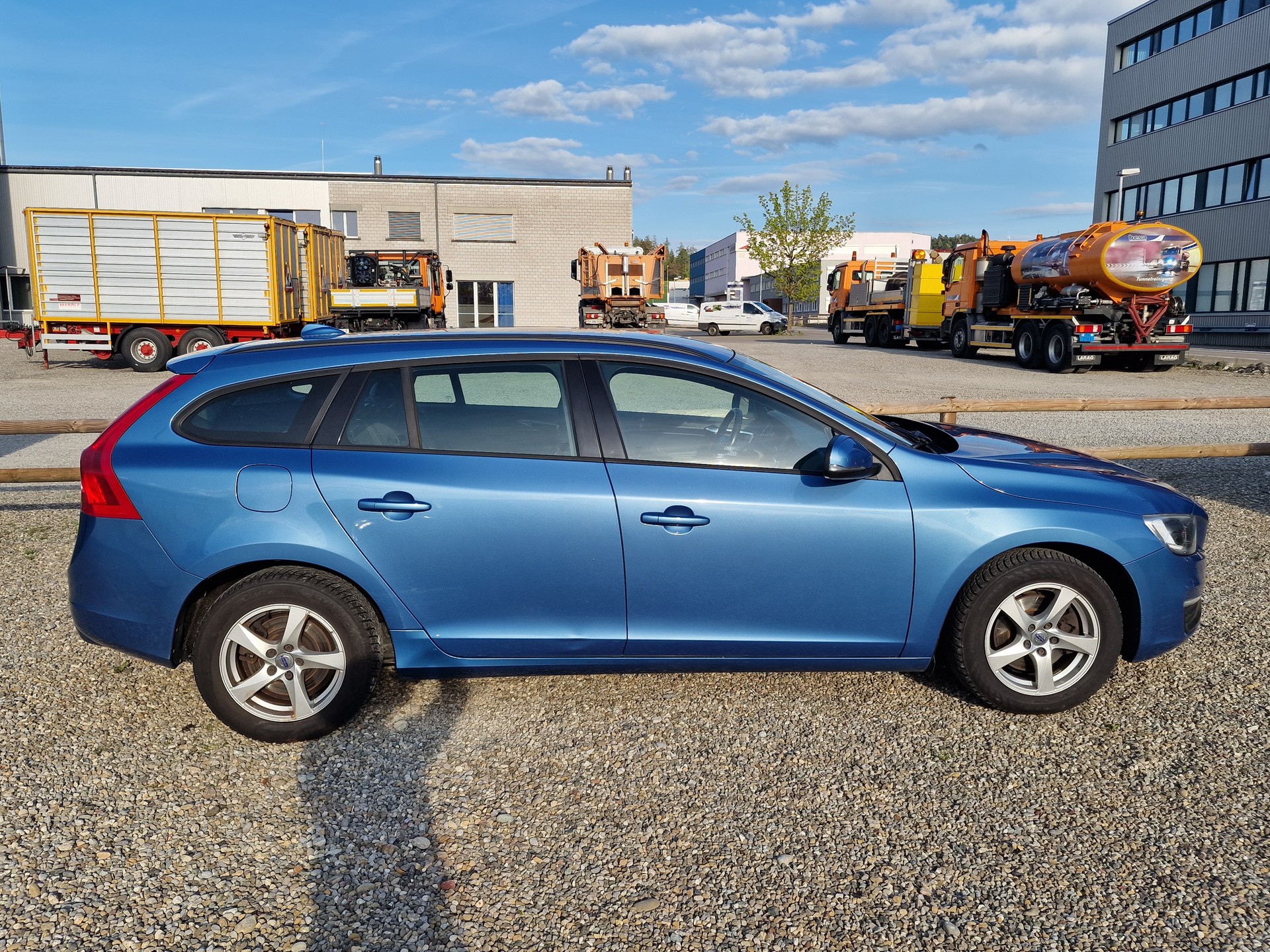 VOLVO V60 D4 Geartronic-image-7