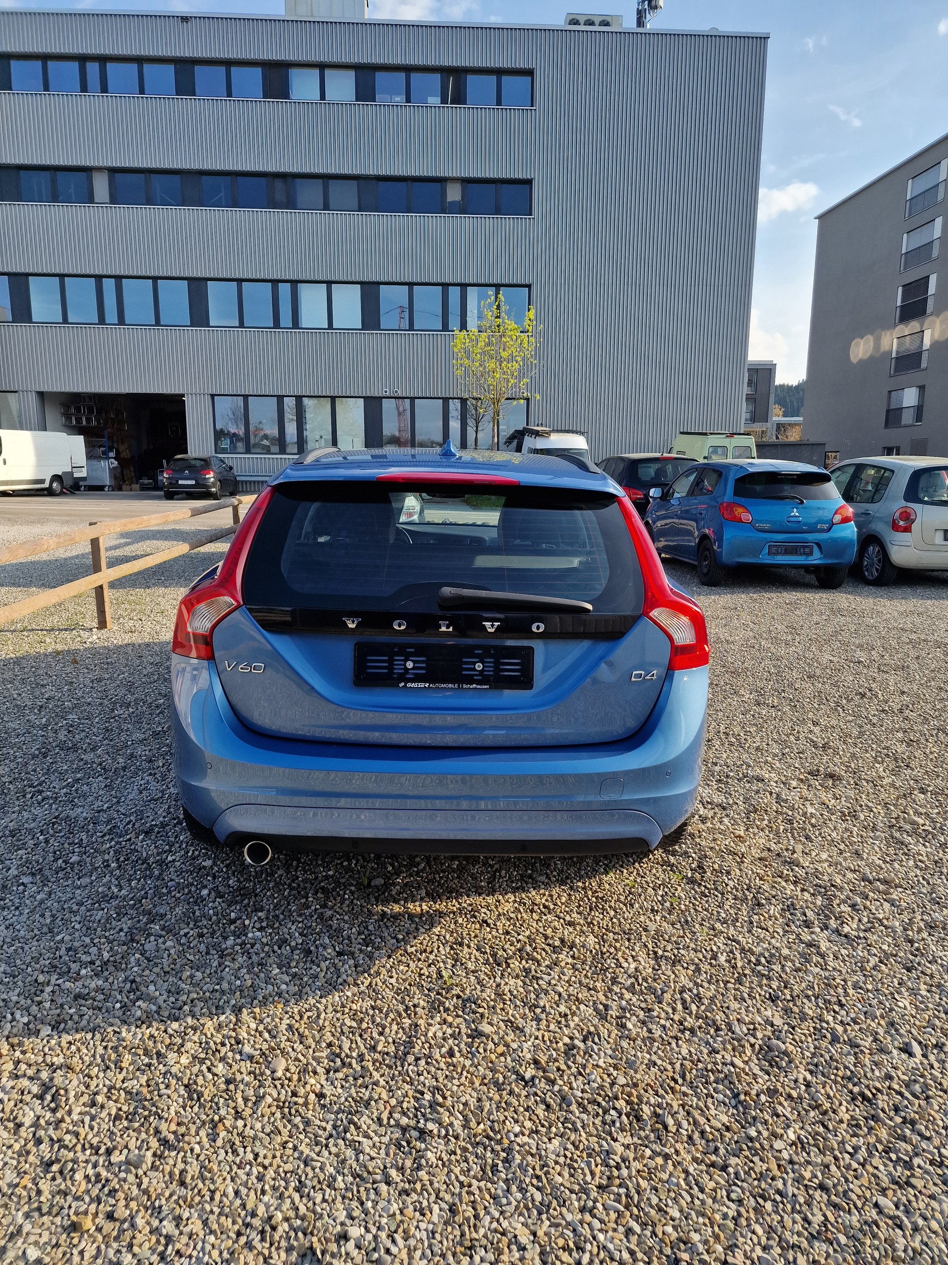 VOLVO V60 D4 Geartronic-image-5