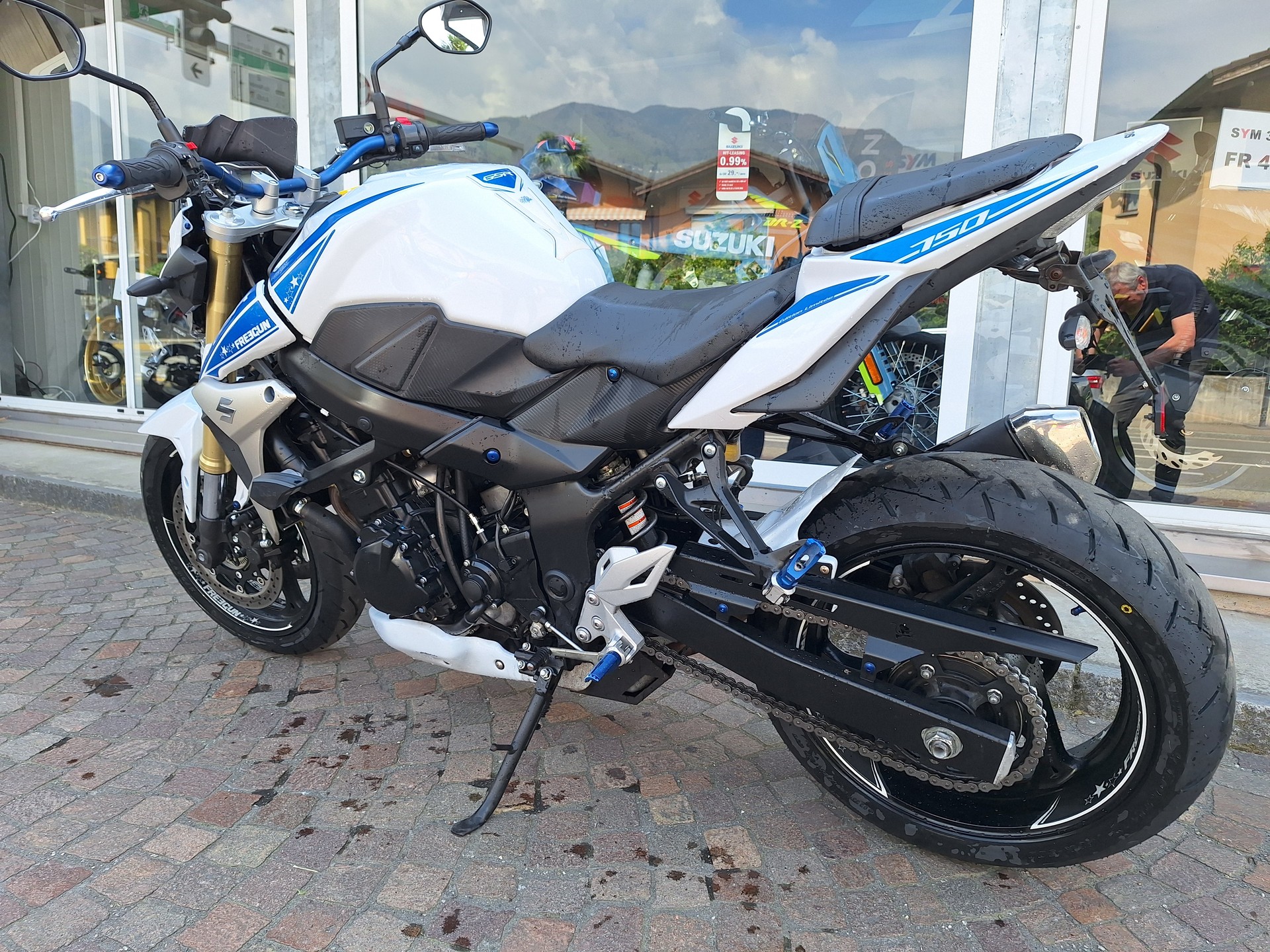 SUZUKI GSR 750 ABS Freegun-image-4