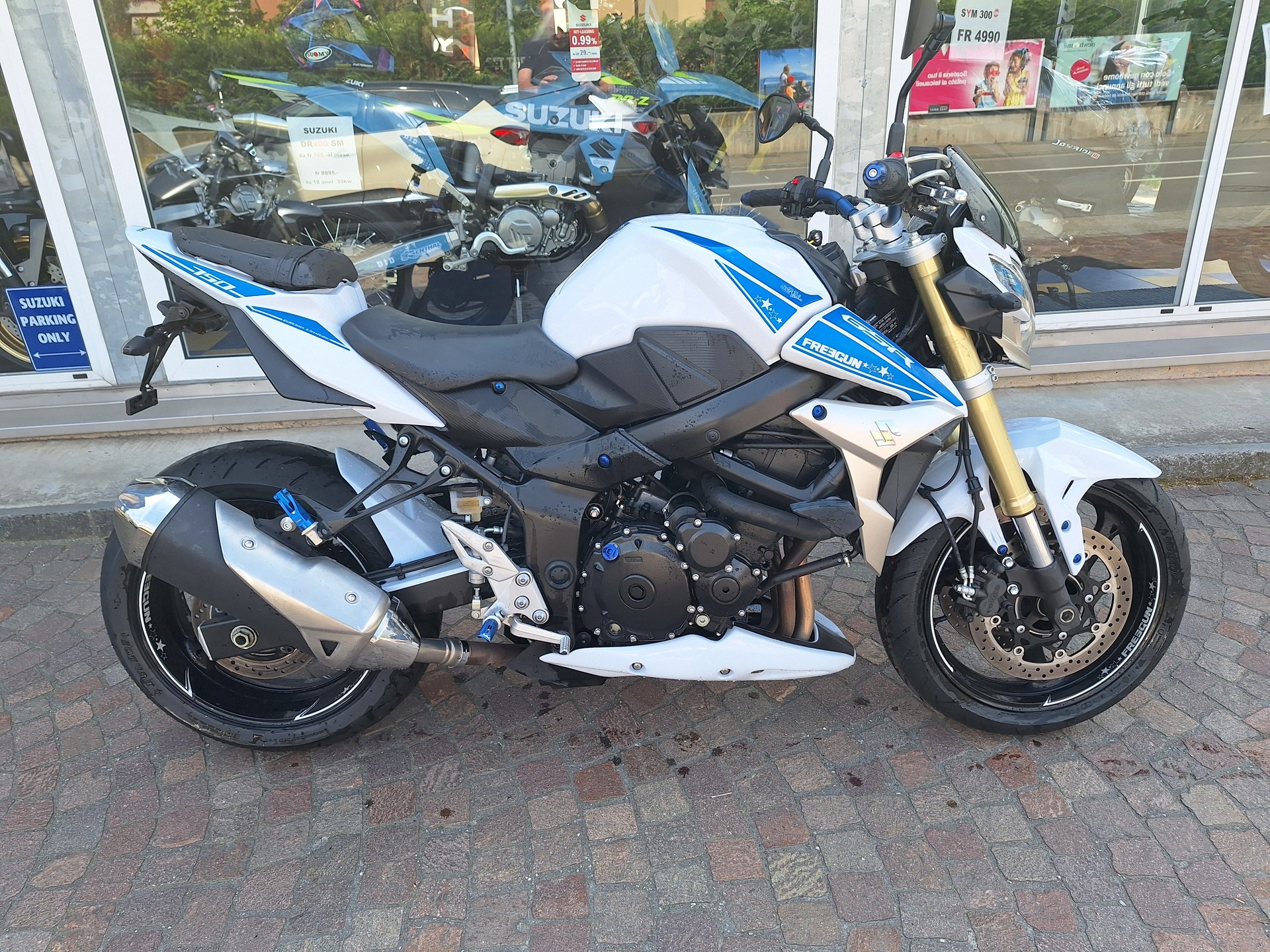 SUZUKI GSR 750 ABS Freegun-image-2