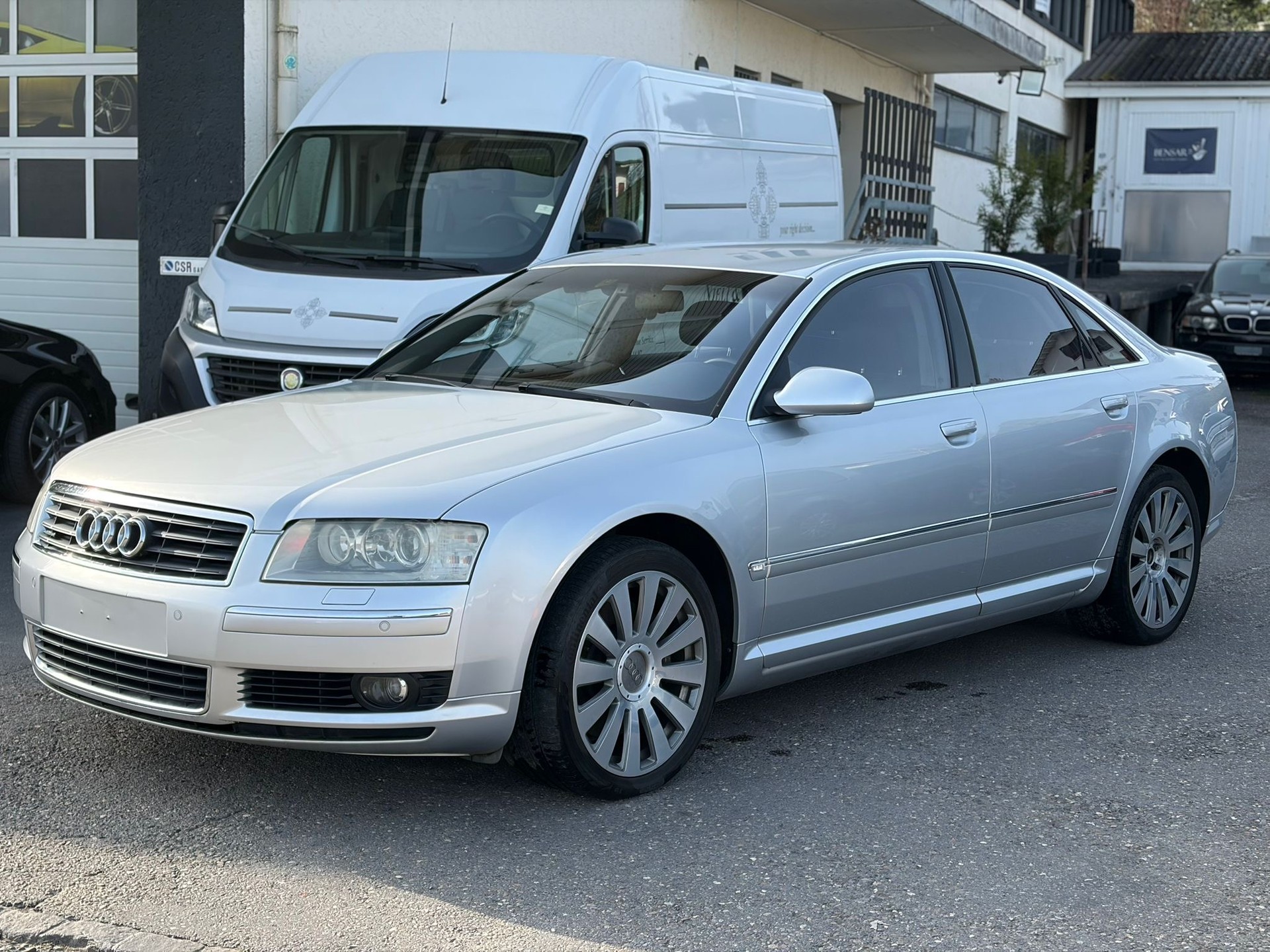 AUDI A8 4.2 quattro tiptronic