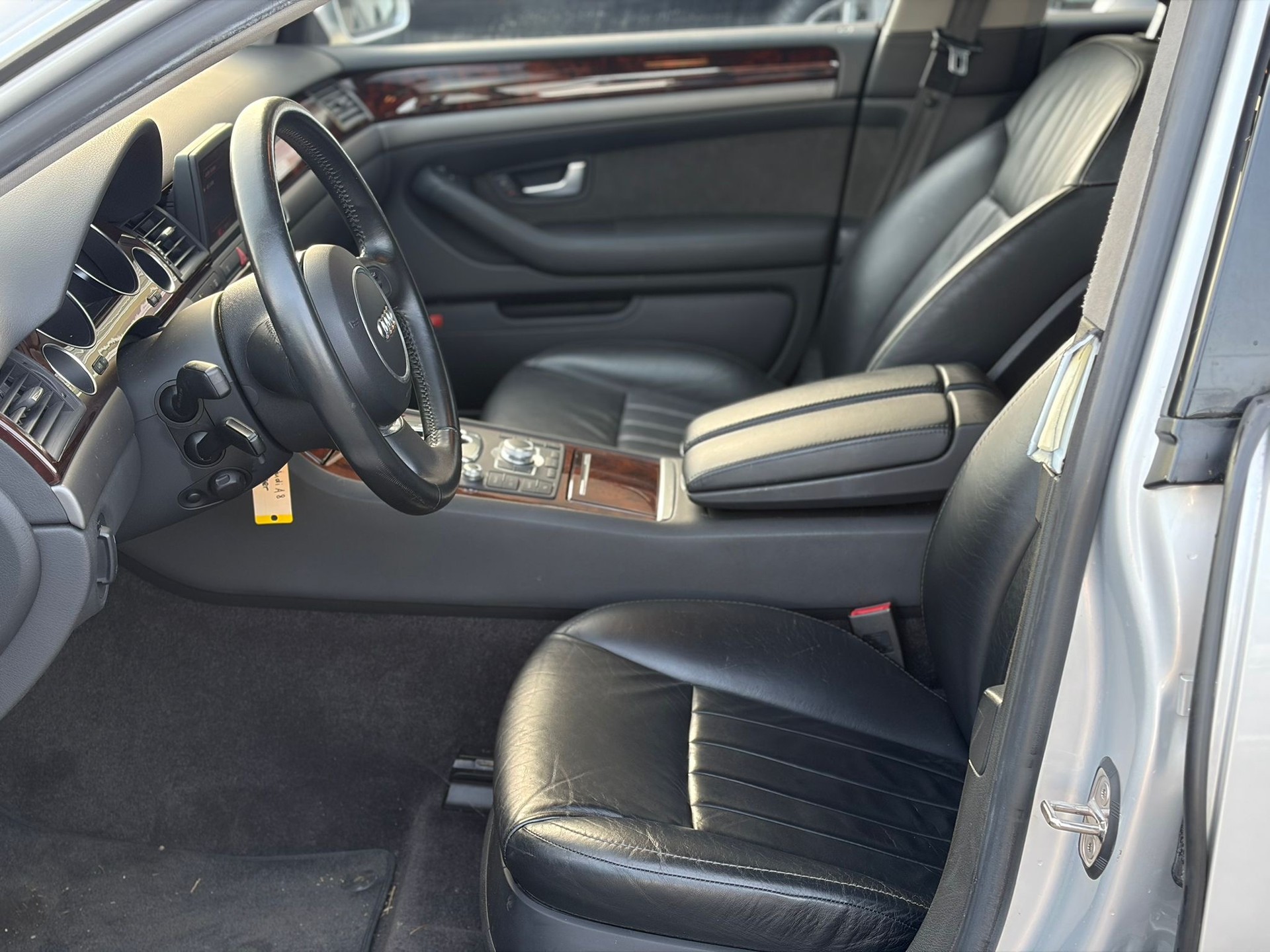 AUDI A8 4.2 quattro tiptronic-image-7