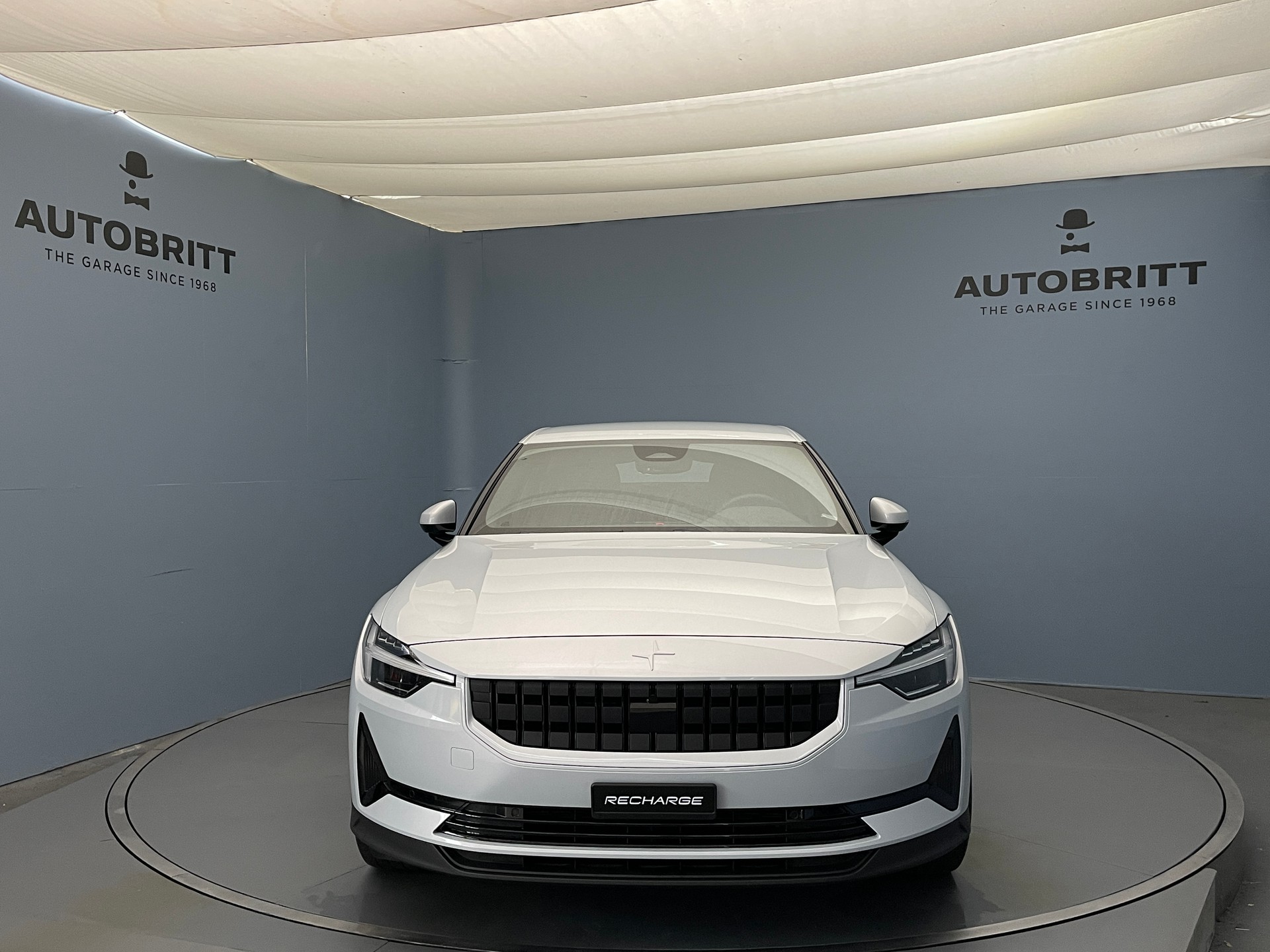 POLESTAR 2 Long Range Dual Motor-showroom-element-1