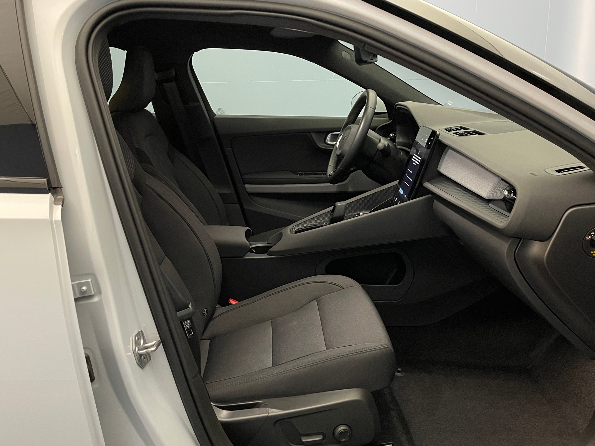 POLESTAR 2 Long Range Dual Motor-image-8
