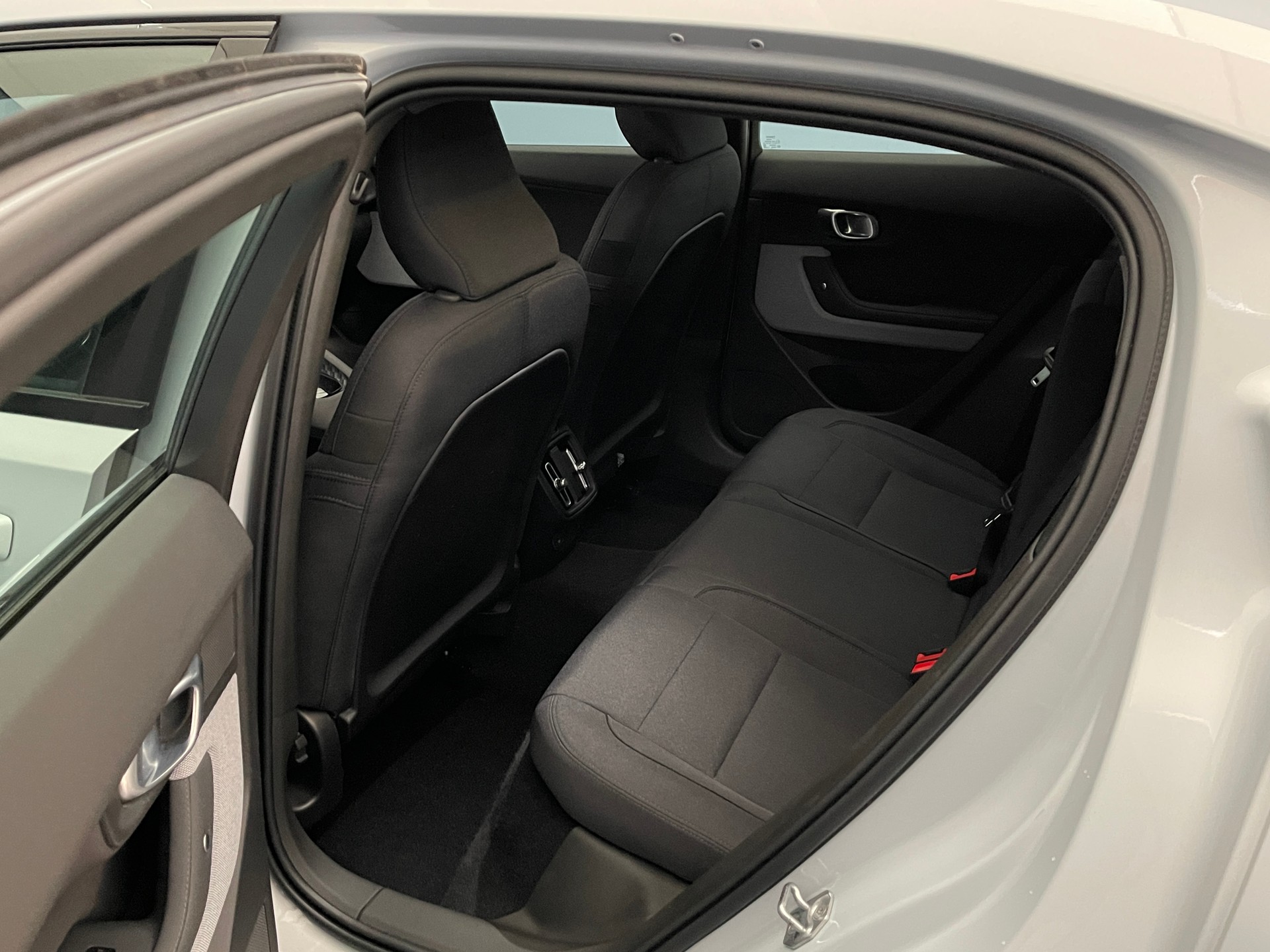 POLESTAR 2 Long Range Dual Motor-image-6