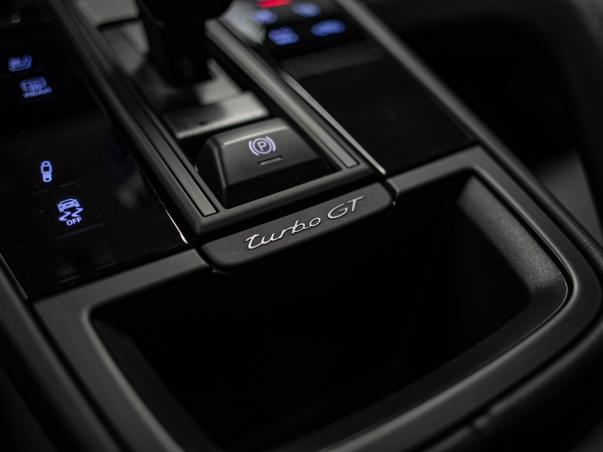 PORSCHE Cayenne Turbo GT-image-28