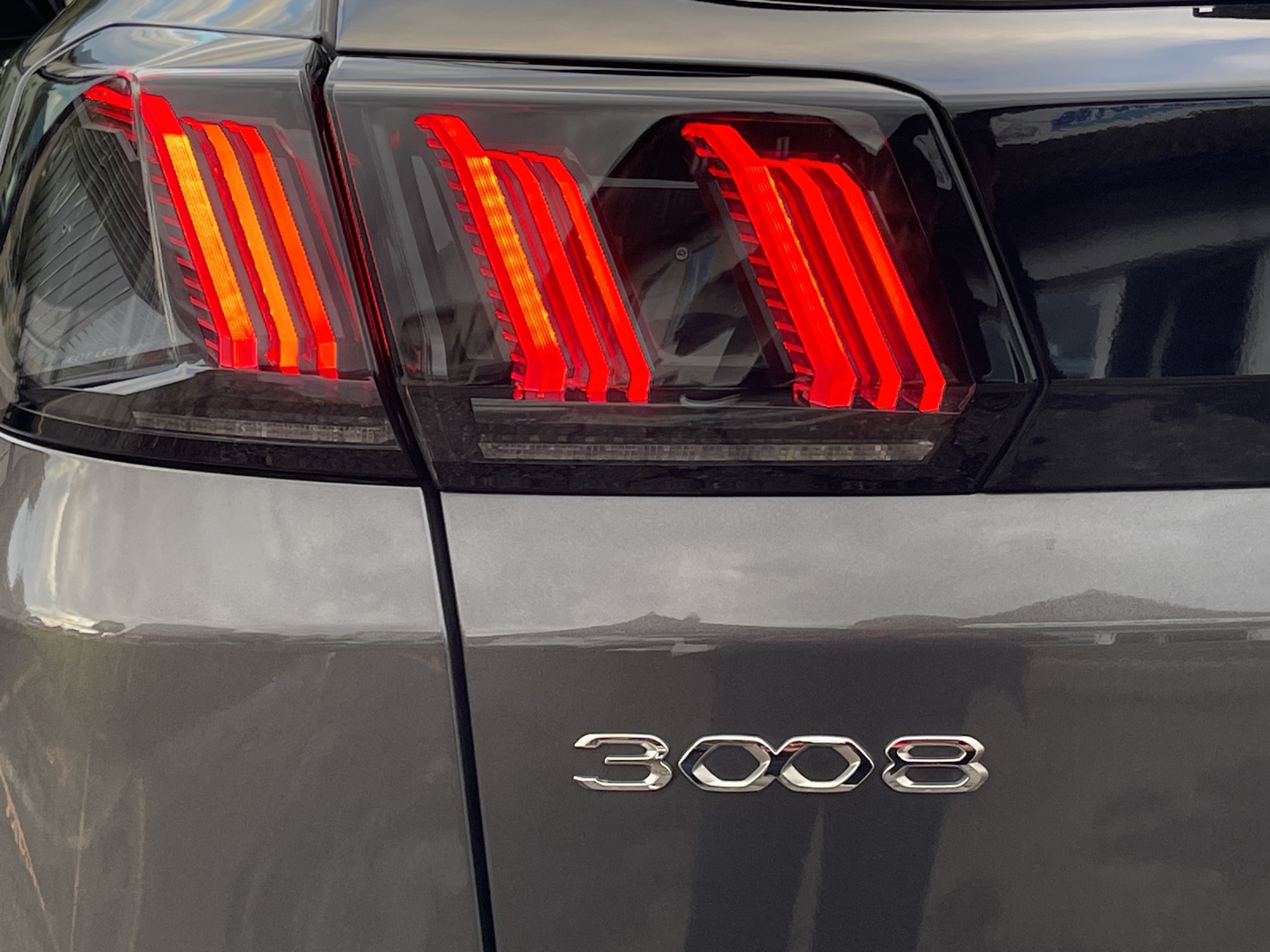PEUGEOT 3008 1.5 BlueHDi Allure Pack EAT8-image-27