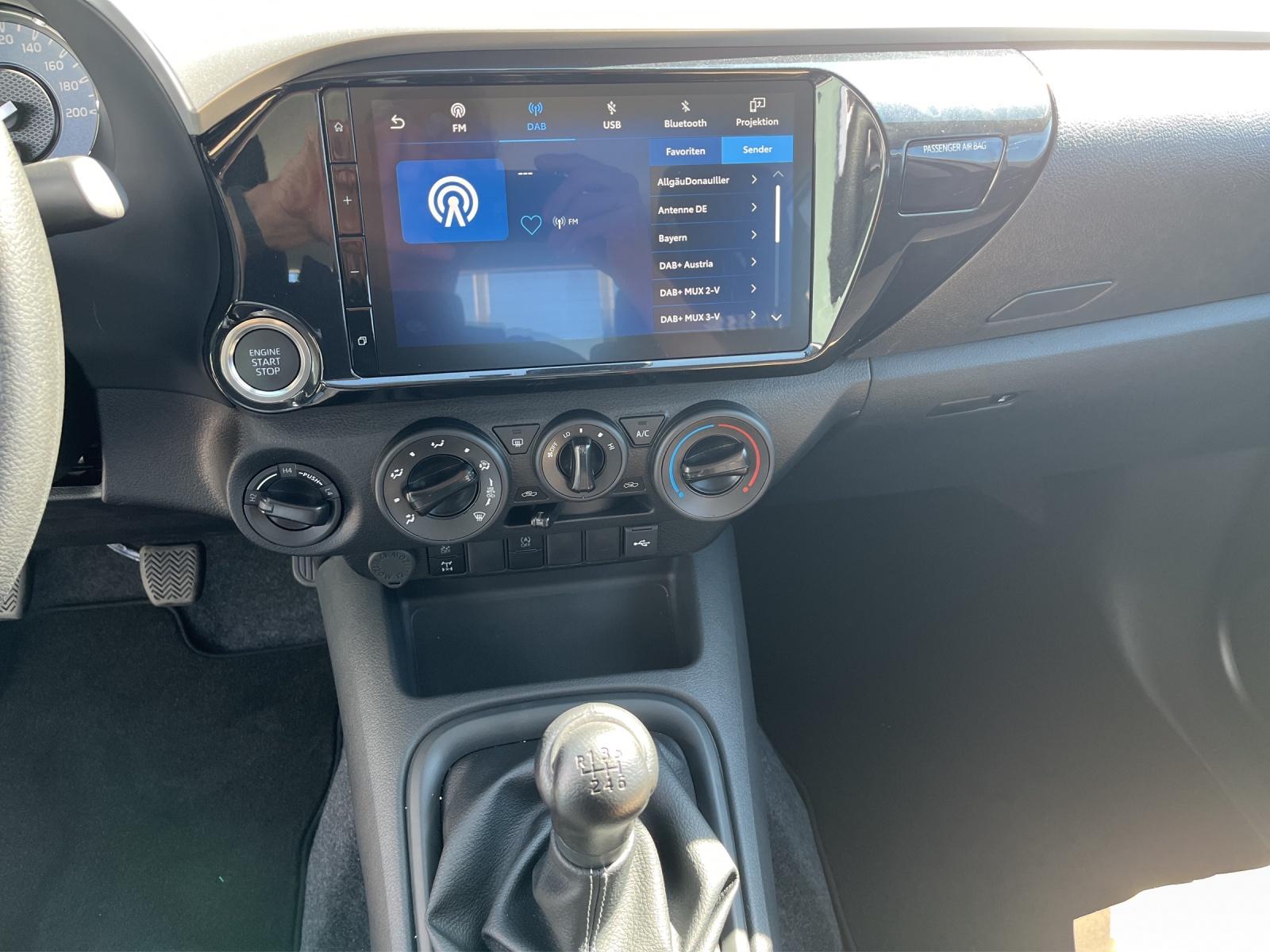 TOYOTA Hilux Double Cab.-Pick-up 2.8 D-4D 204 Comfort-image-8