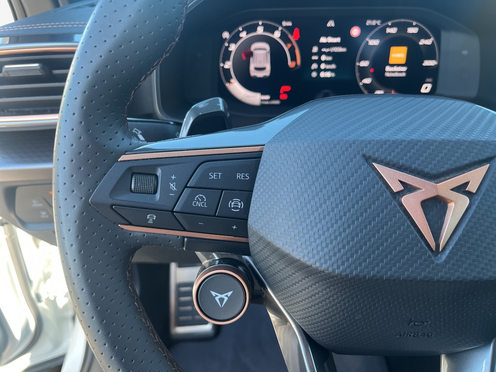 CUPRA Formentor 1.5 TSI DSG-image-15