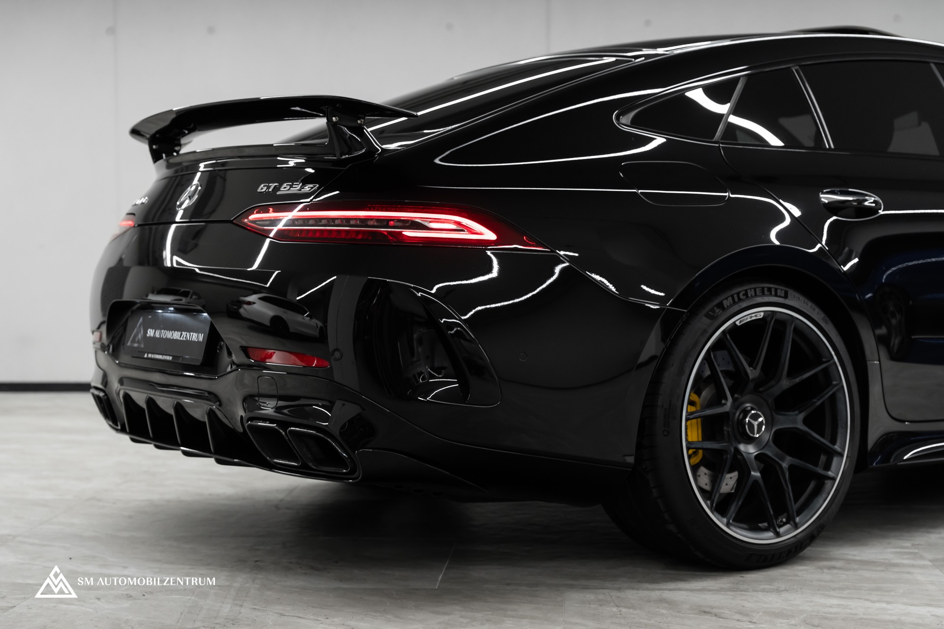MERCEDES-BENZ AMG GT 63 S 4matic+ / Aero Paket / 360° / Head-Up / Panorama-image-8