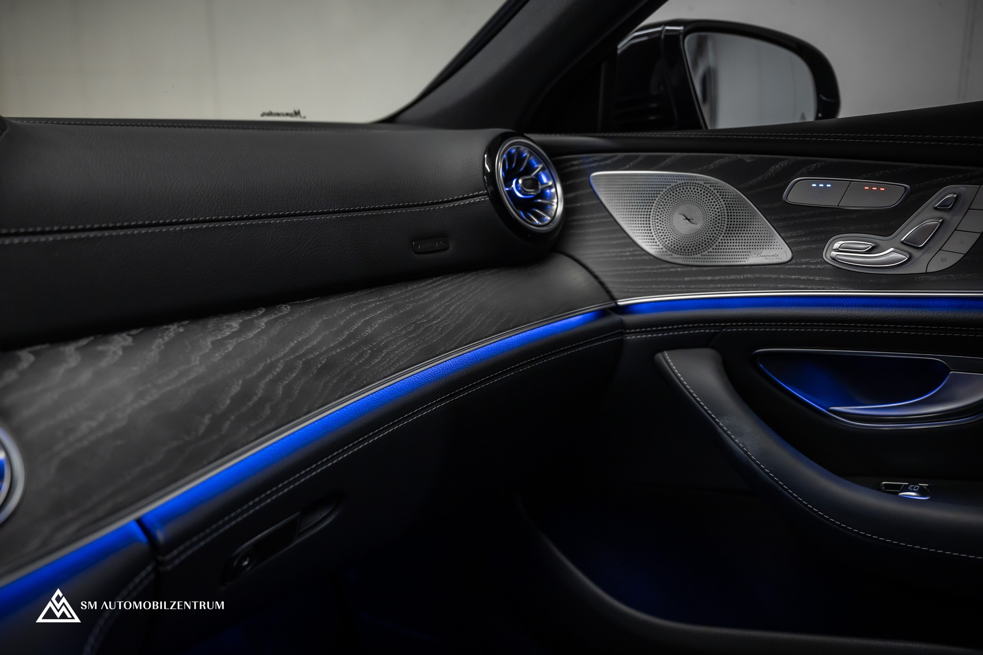 MERCEDES-BENZ AMG GT 63 S 4matic+ / Aero Paket / 360° / Head-Up / Panorama-image-29
