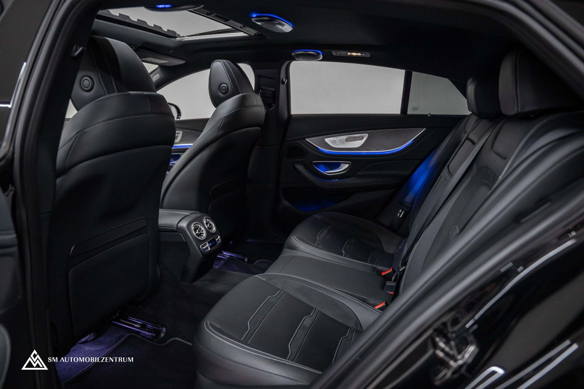 MERCEDES-BENZ AMG GT 63 S 4matic+ / Aero Paket / 360° / Head-Up / Panorama-image-17