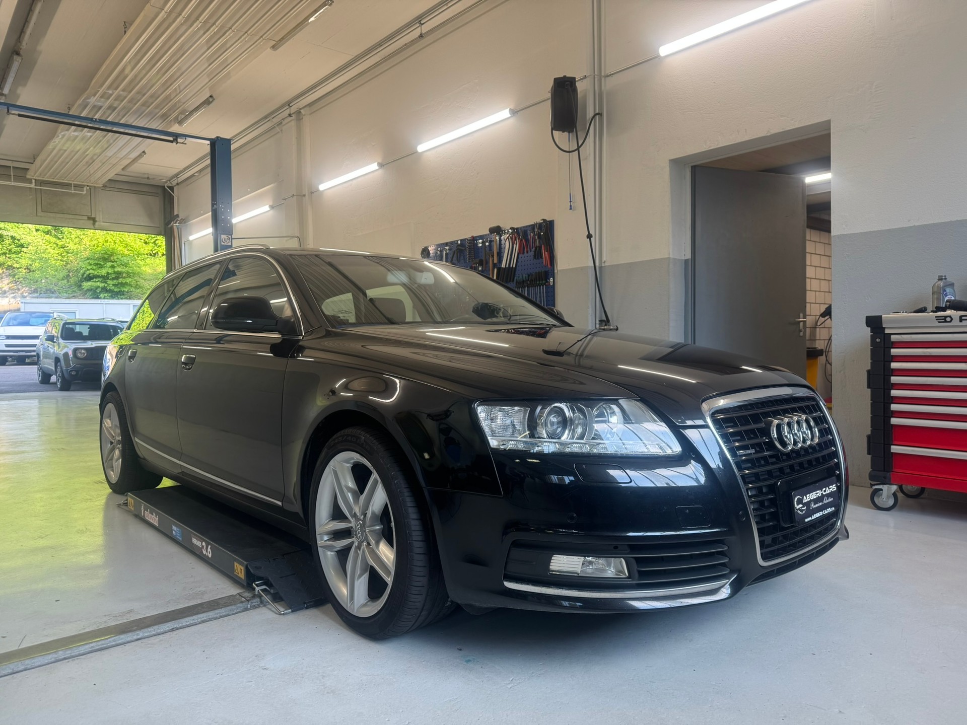AUDI A6 Avant 3.0 V6 TDI quattro tiptronic-showroom-element-2