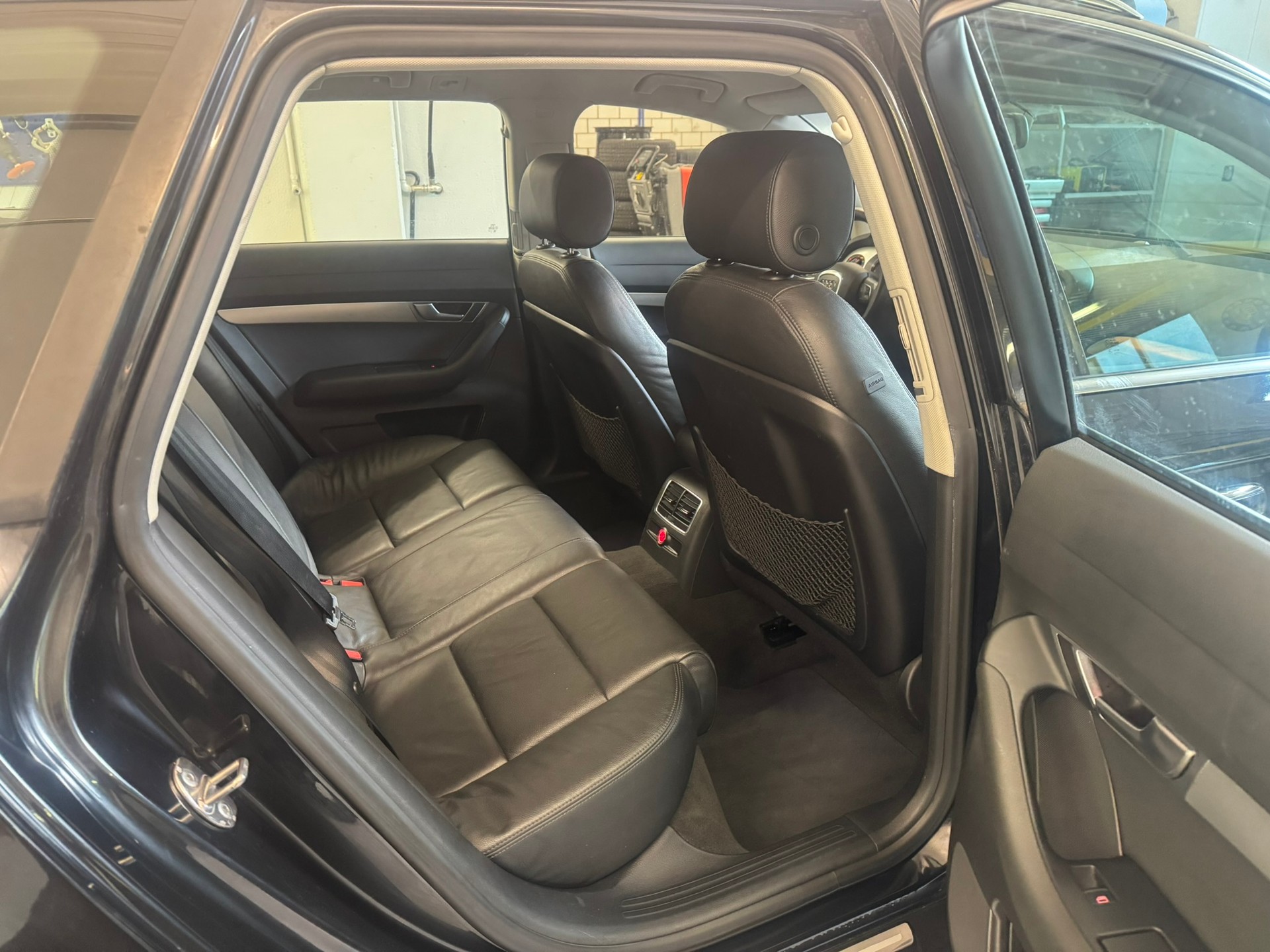 AUDI A6 Avant 3.0 V6 TDI quattro tiptronic-image-14