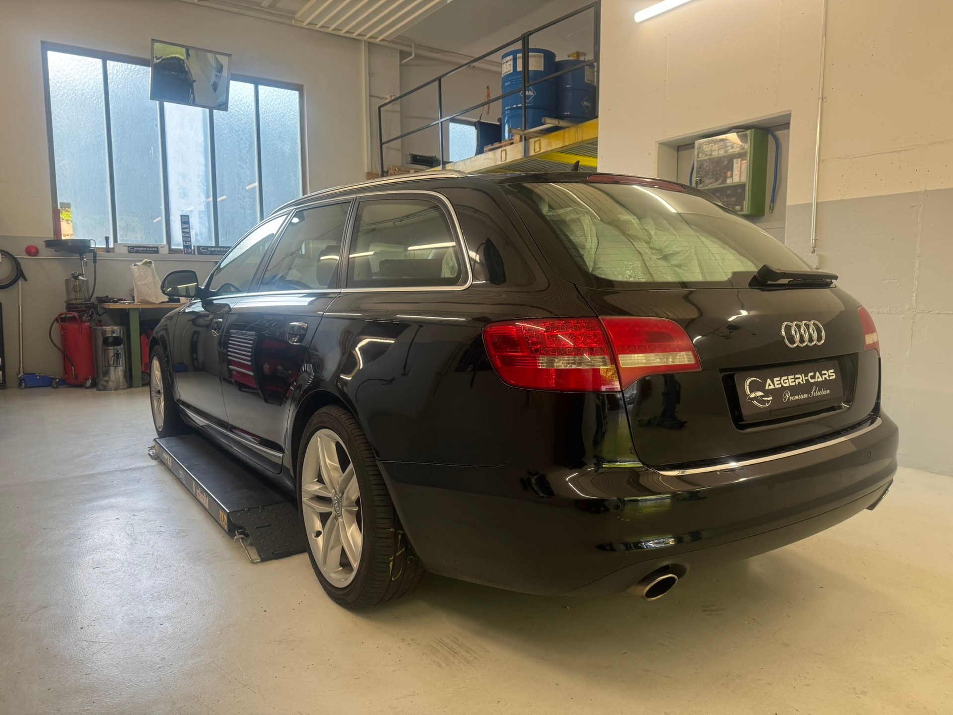 AUDI A6 Avant 3.0 V6 TDI quattro tiptronic-image-5