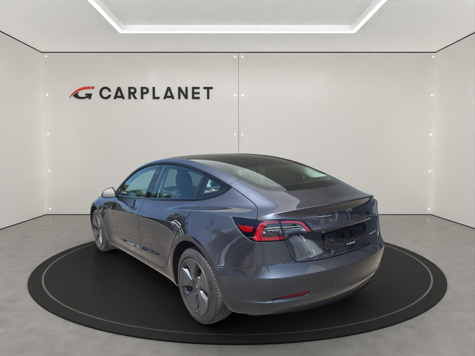 TESLA Model 3 Long Range D-image-4