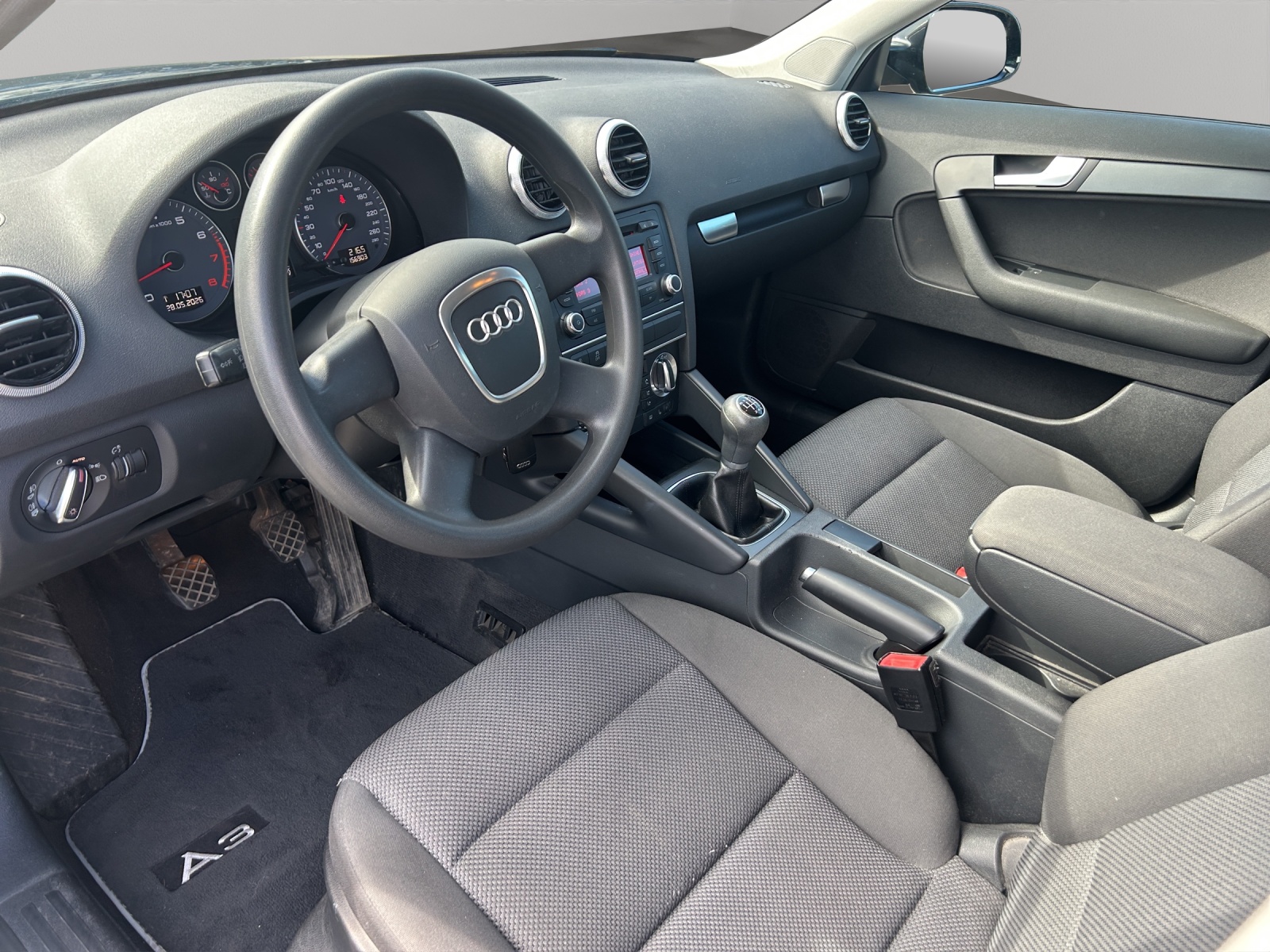 AUDI A3 Sportback 1.2 TFSI Ambition-image-9
