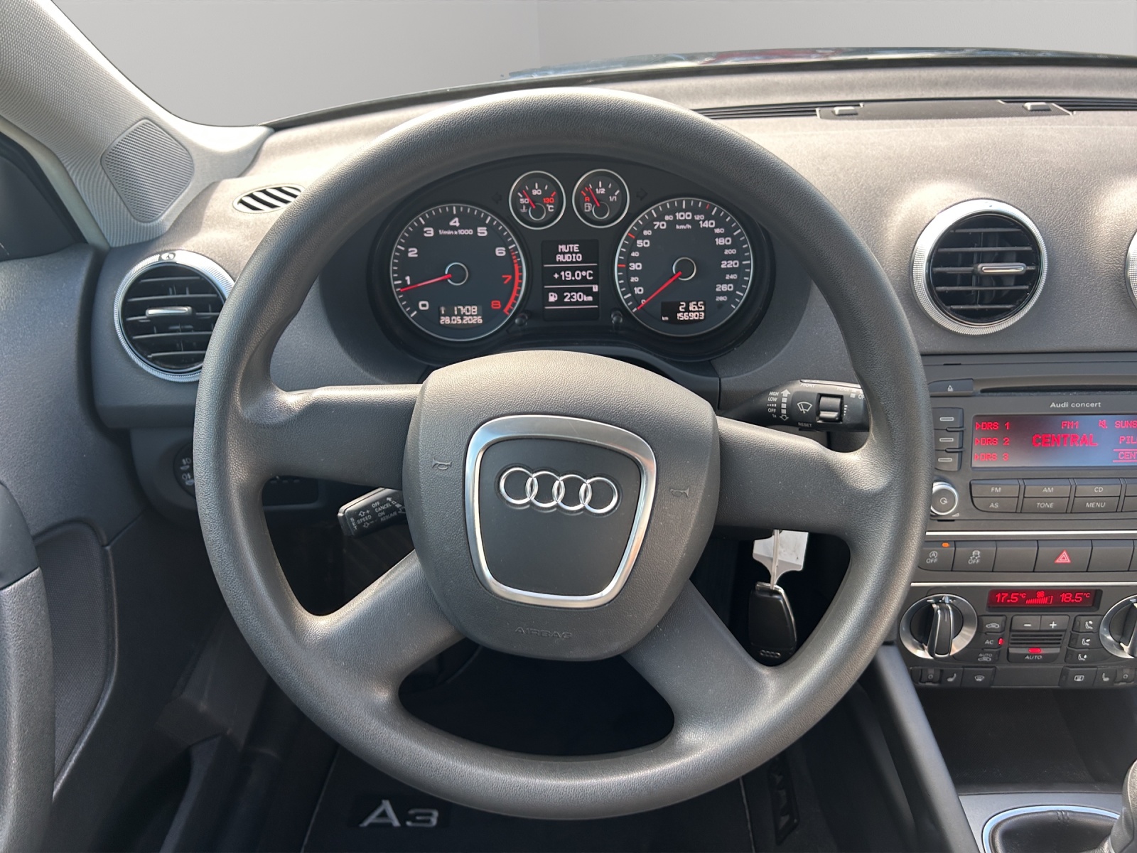 AUDI A3 Sportback 1.2 TFSI Ambition-image-16