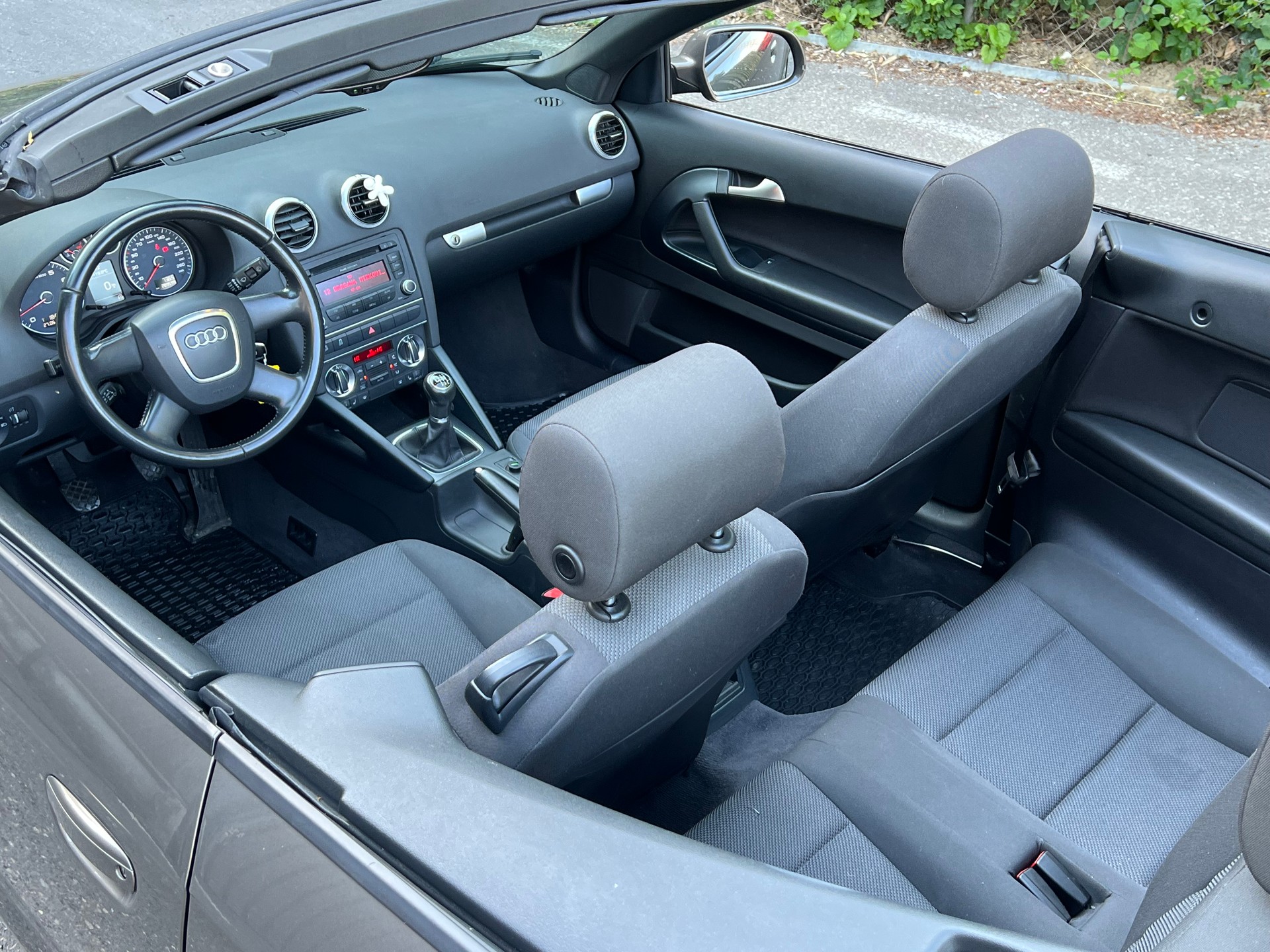 AUDI A3 Cabriolet 1.4 TFSI Attraction-image-10