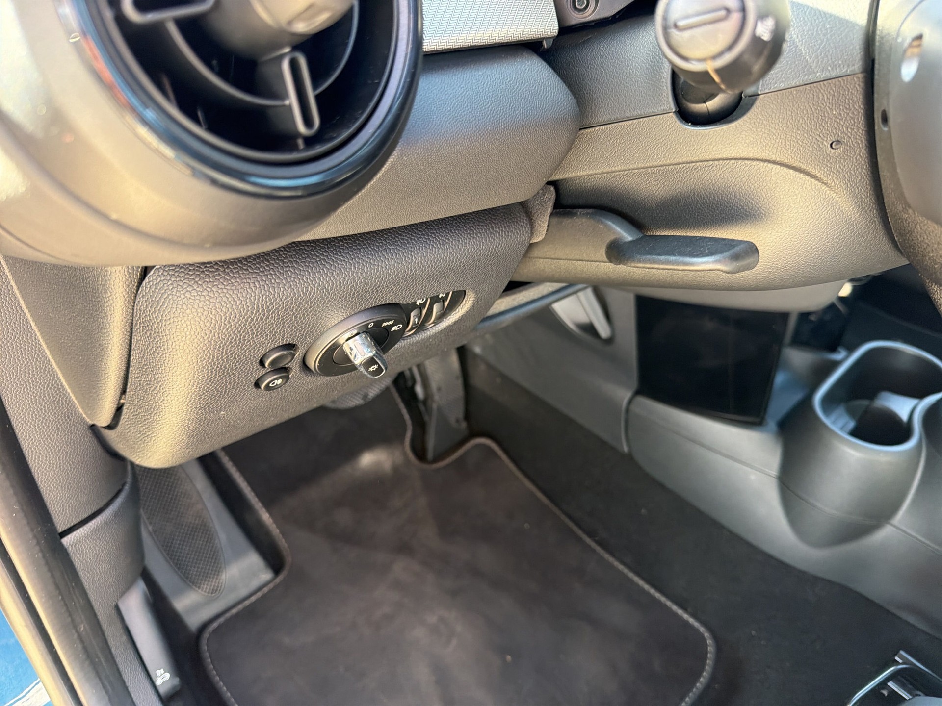 MINI Cooper SE Mosaert Edition-image-19