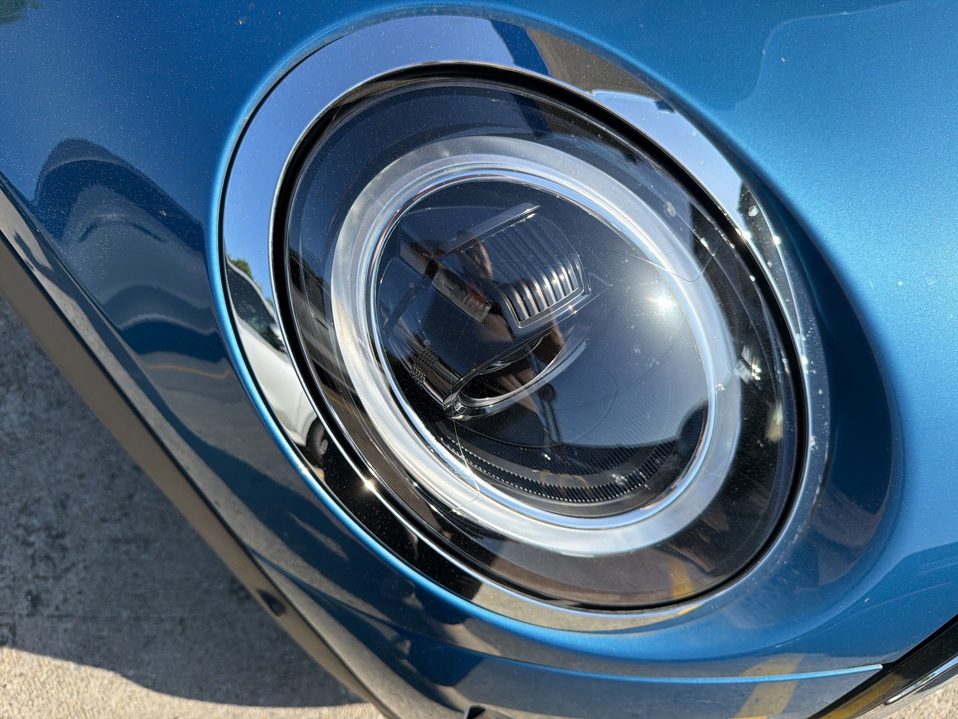 MINI Cooper SE Mosaert Edition-image-17