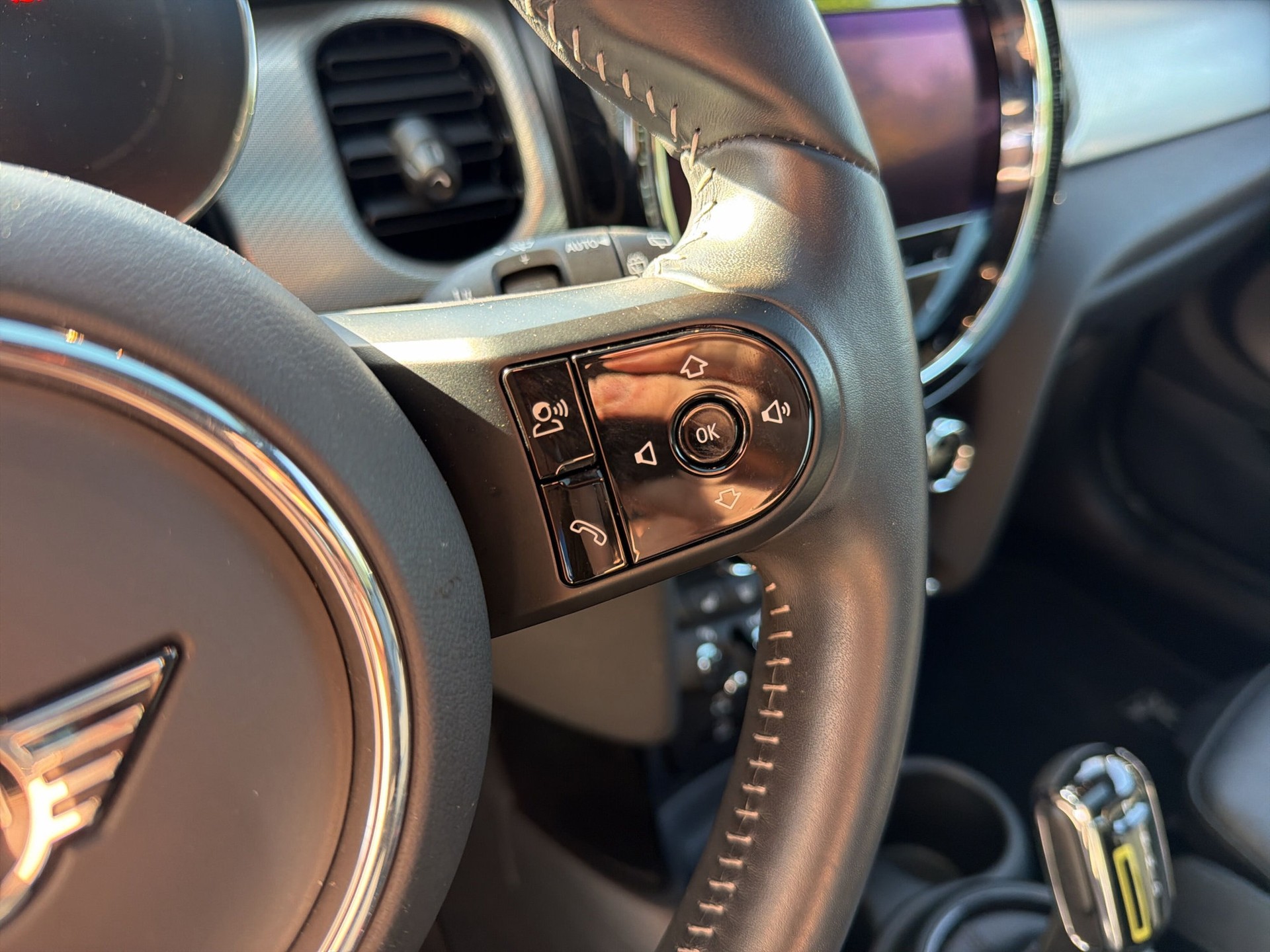 MINI Cooper SE Mosaert Edition-image-15