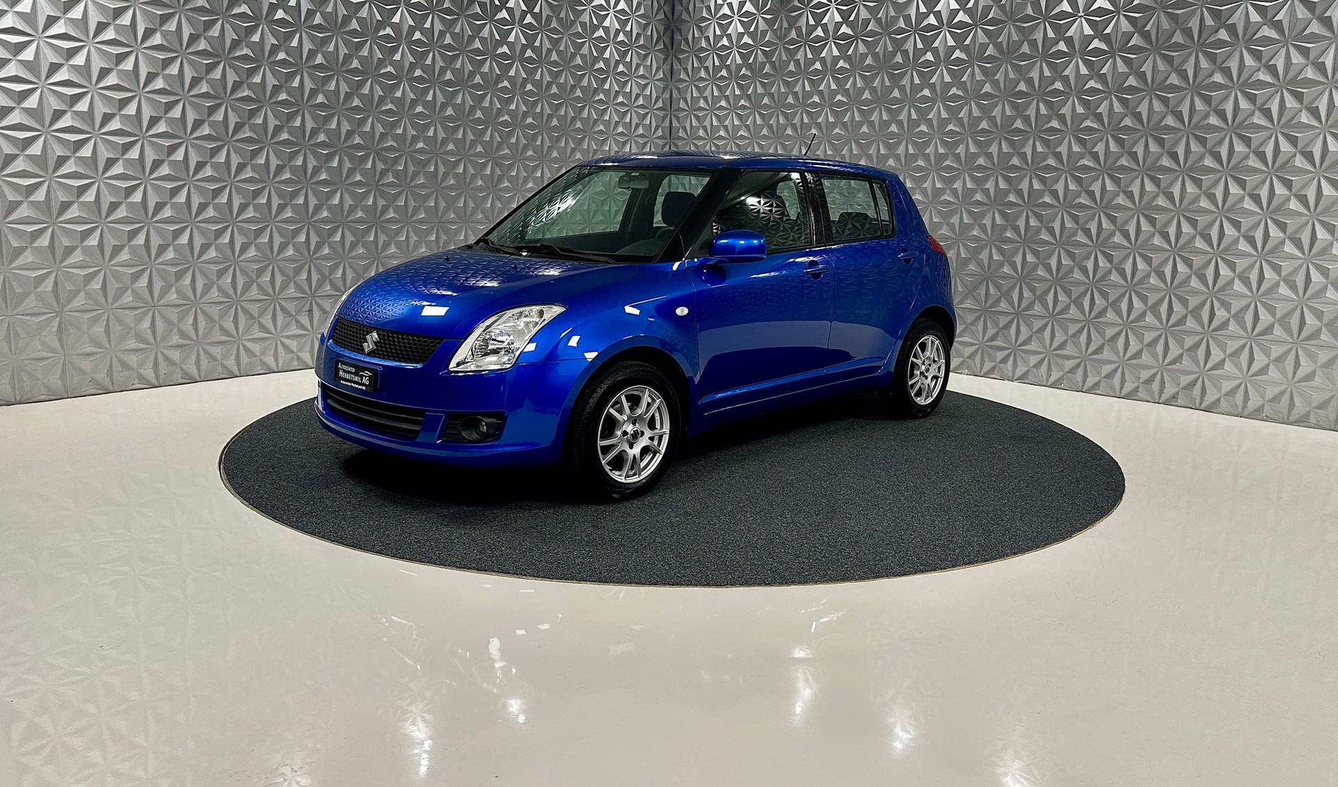 SUZUKI Swift 1.3i 16V GL Top Piz Sulai LE 4x4