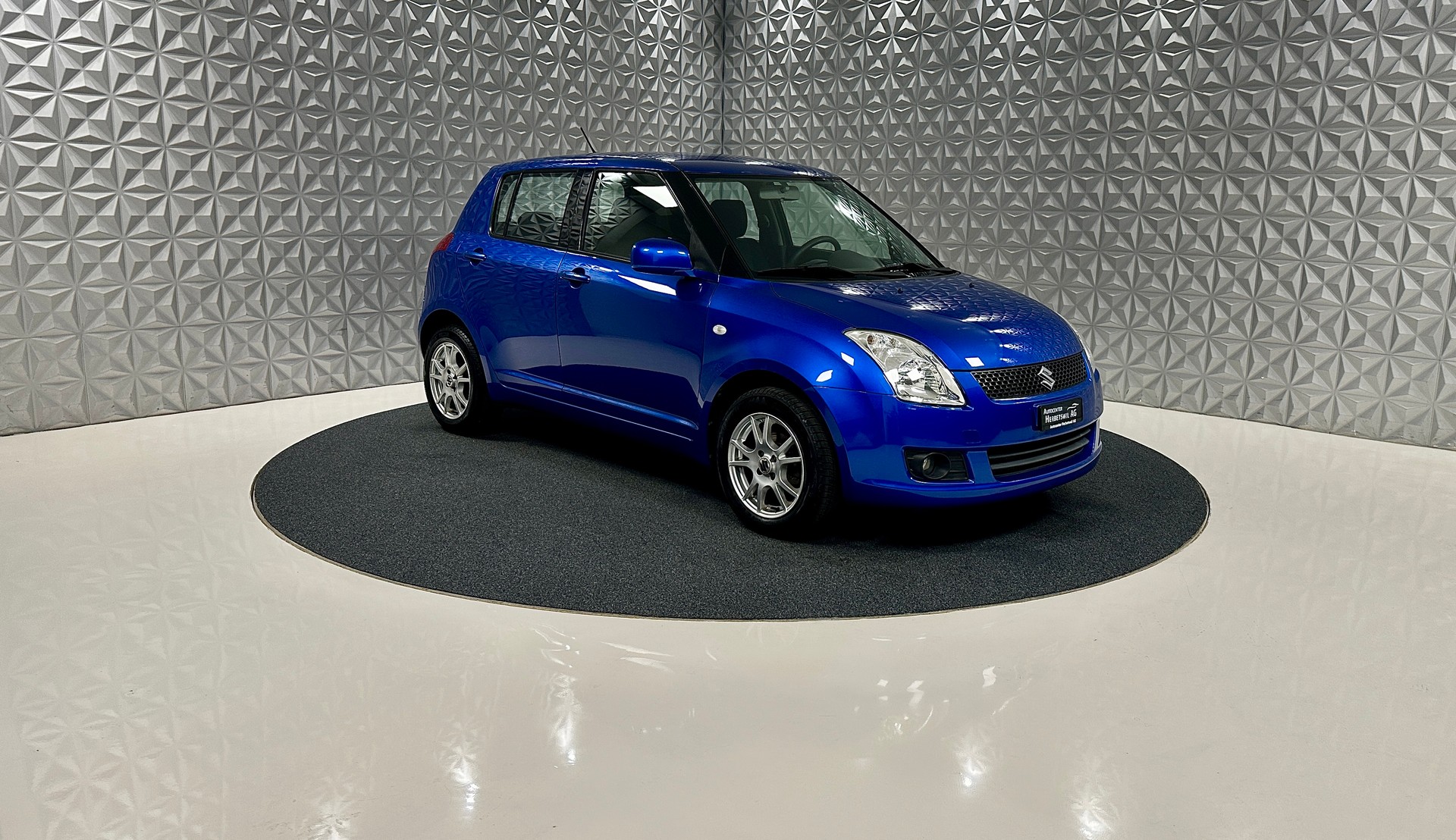 SUZUKI Swift 1.3i 16V GL Top Piz Sulai LE 4x4-showroom-element-2