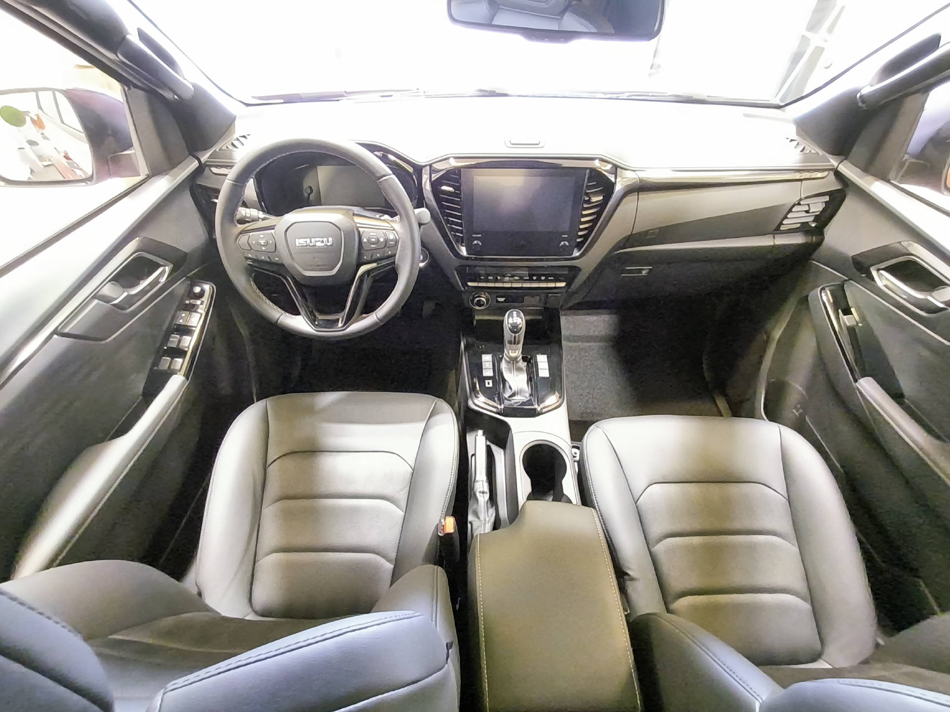 ISUZU D-Max Crew Pick-up 1.9 DDi N60 Nitro Sport 4x4-image-12