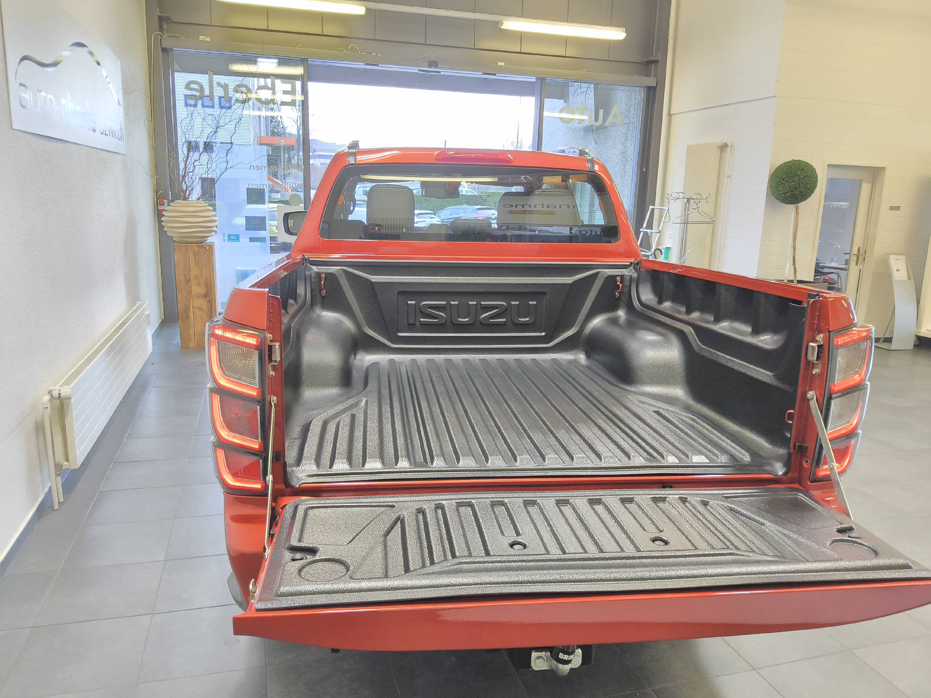 ISUZU D-Max Crew Pick-up 1.9 DDi N60 Nitro Sport 4x4-image-8