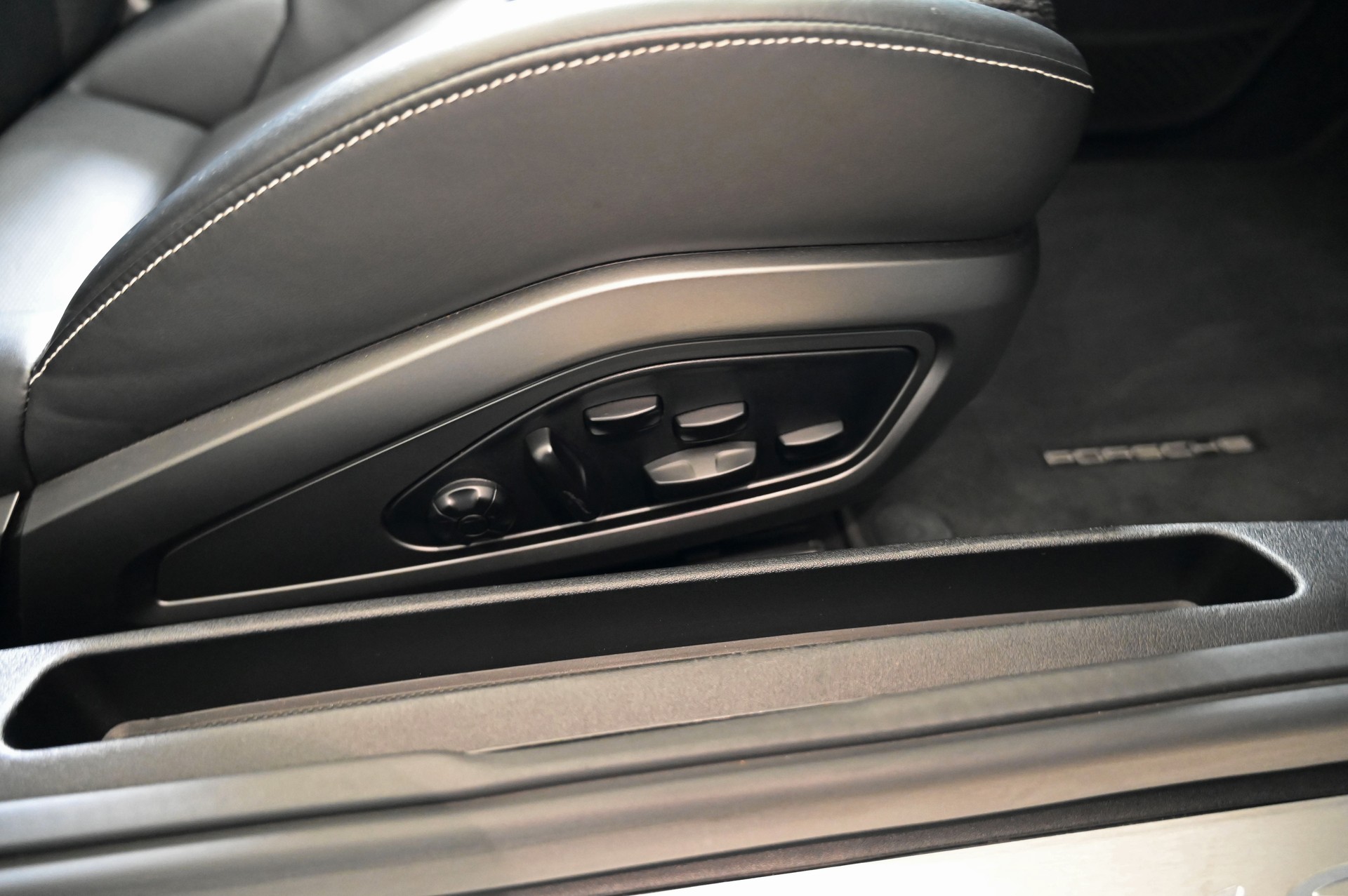 PORSCHE 911 Carrera 4S Cabriolet PDK-image-28