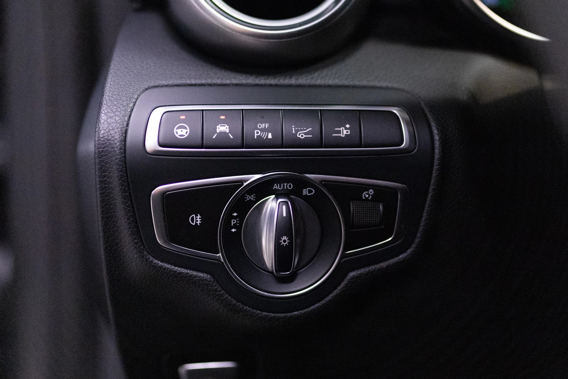 MERCEDES-BENZ C 63 S AMG 9G-tronic-image-13