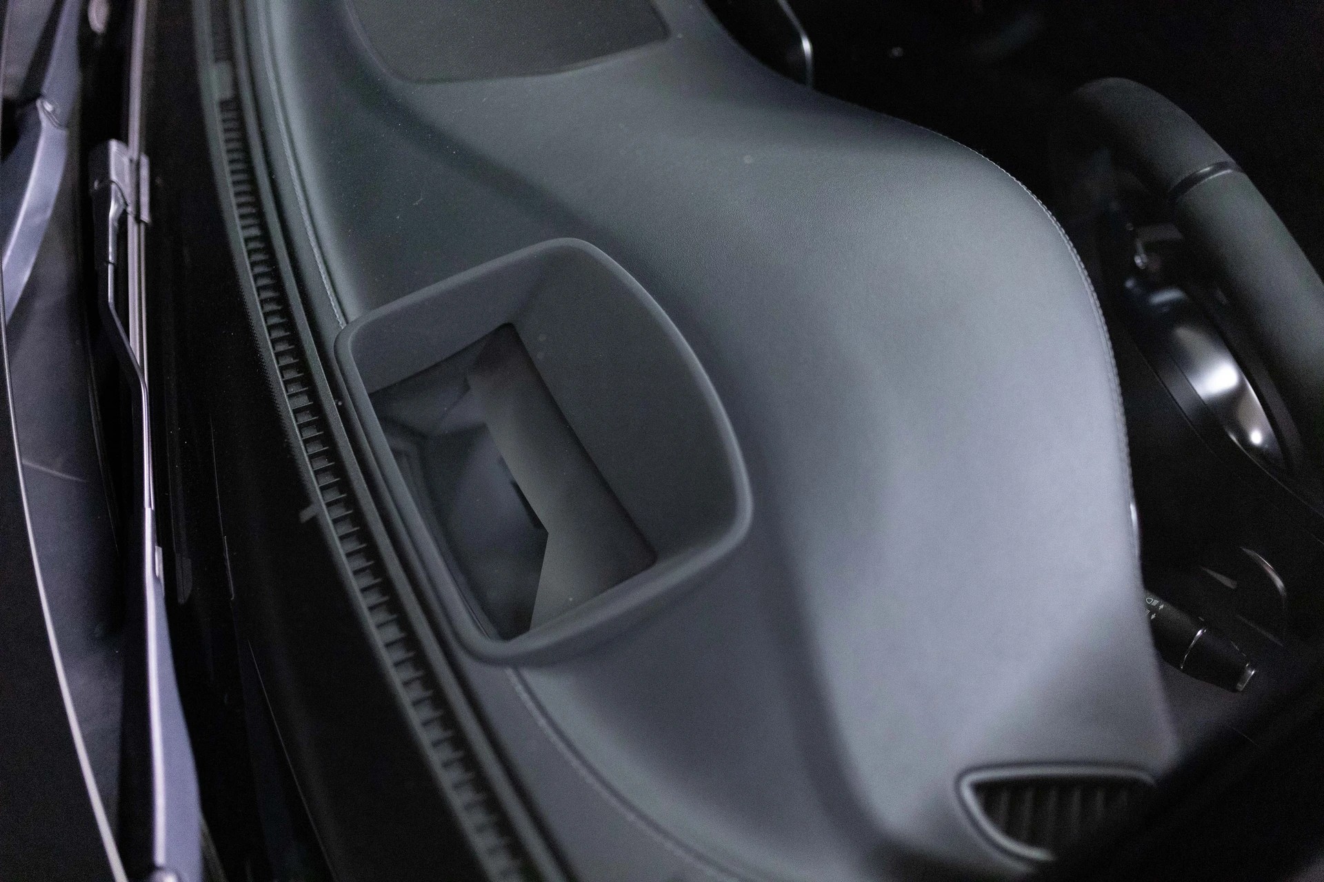 MERCEDES-BENZ C 63 S AMG 9G-tronic-image-11