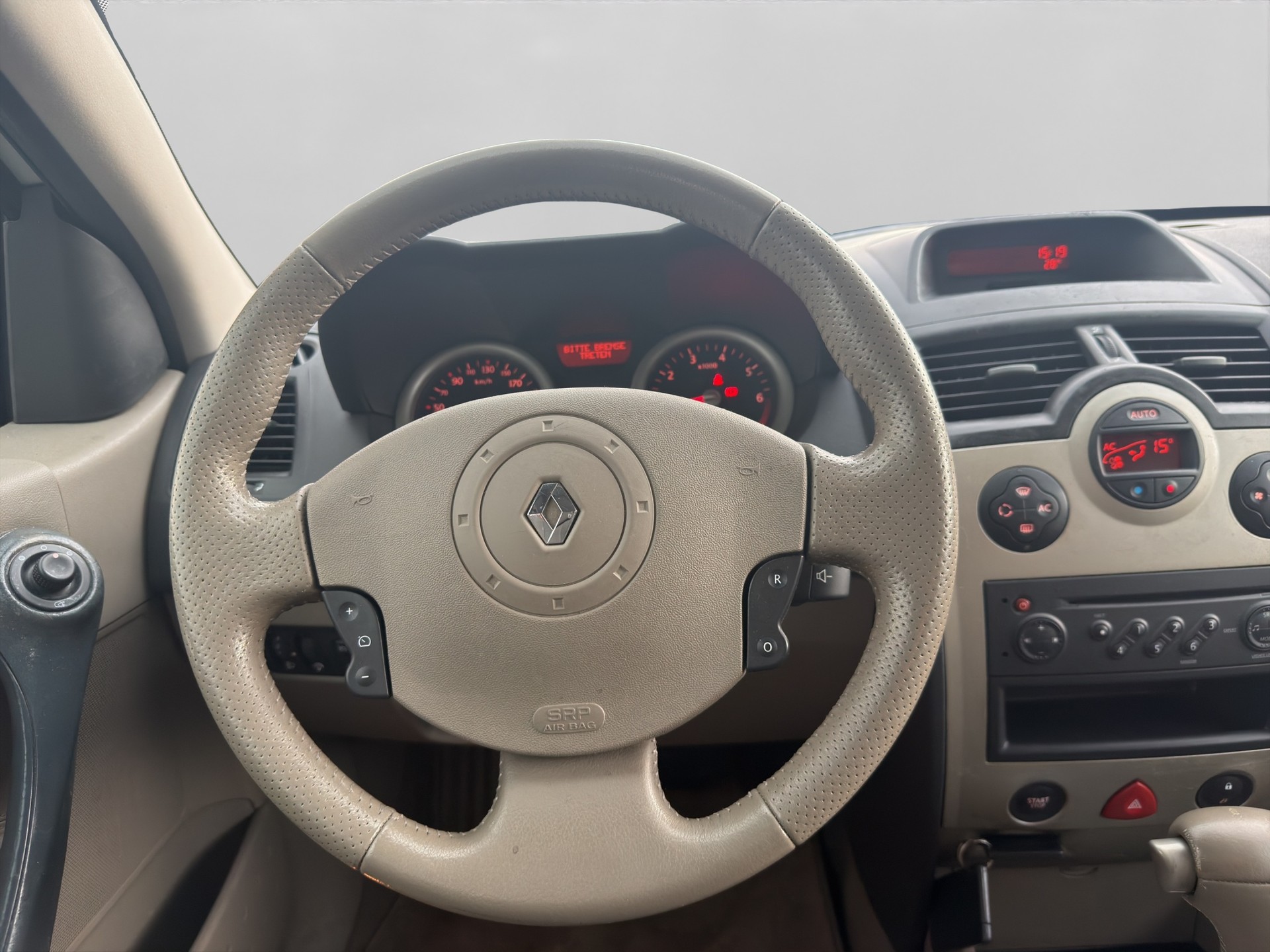 RENAULT Mégane Break 2.0 16V Expression-image-9