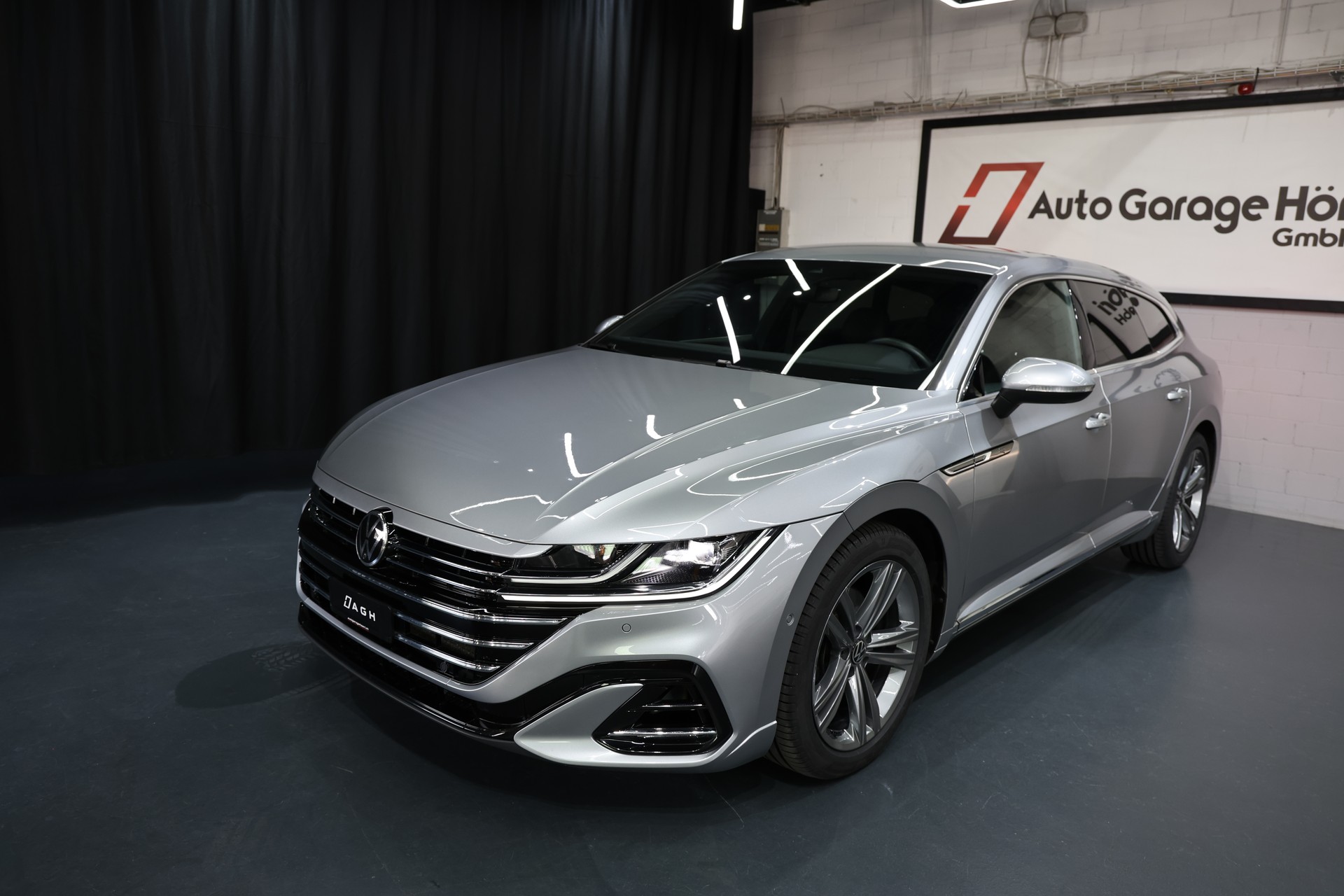 VW Arteon SB 2.0 TDI R-Line 4Motion DSG Shooting Brake-showroom-element-3