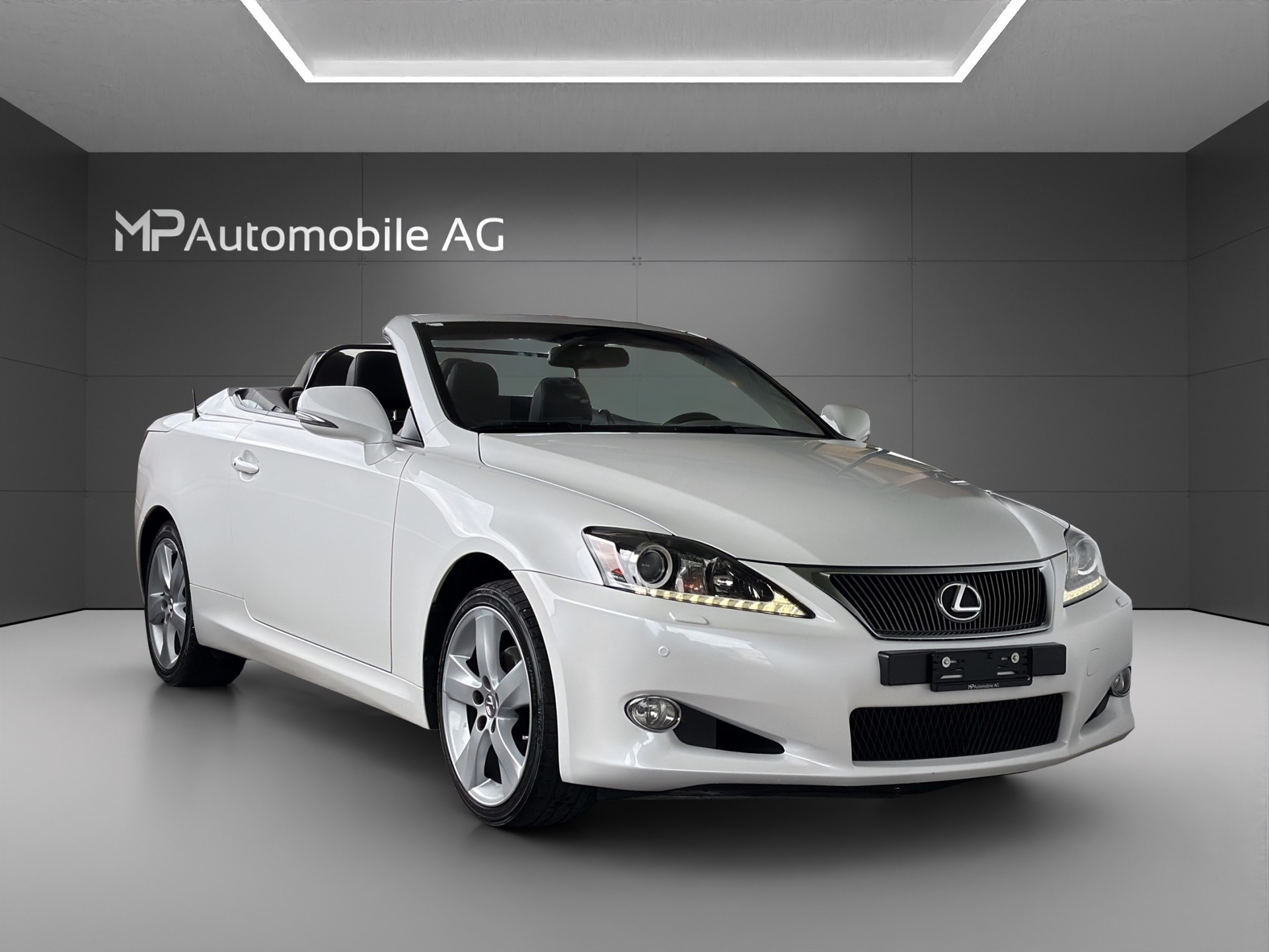 LEXUS IS 250C Edition Automatic-showroom-element-2