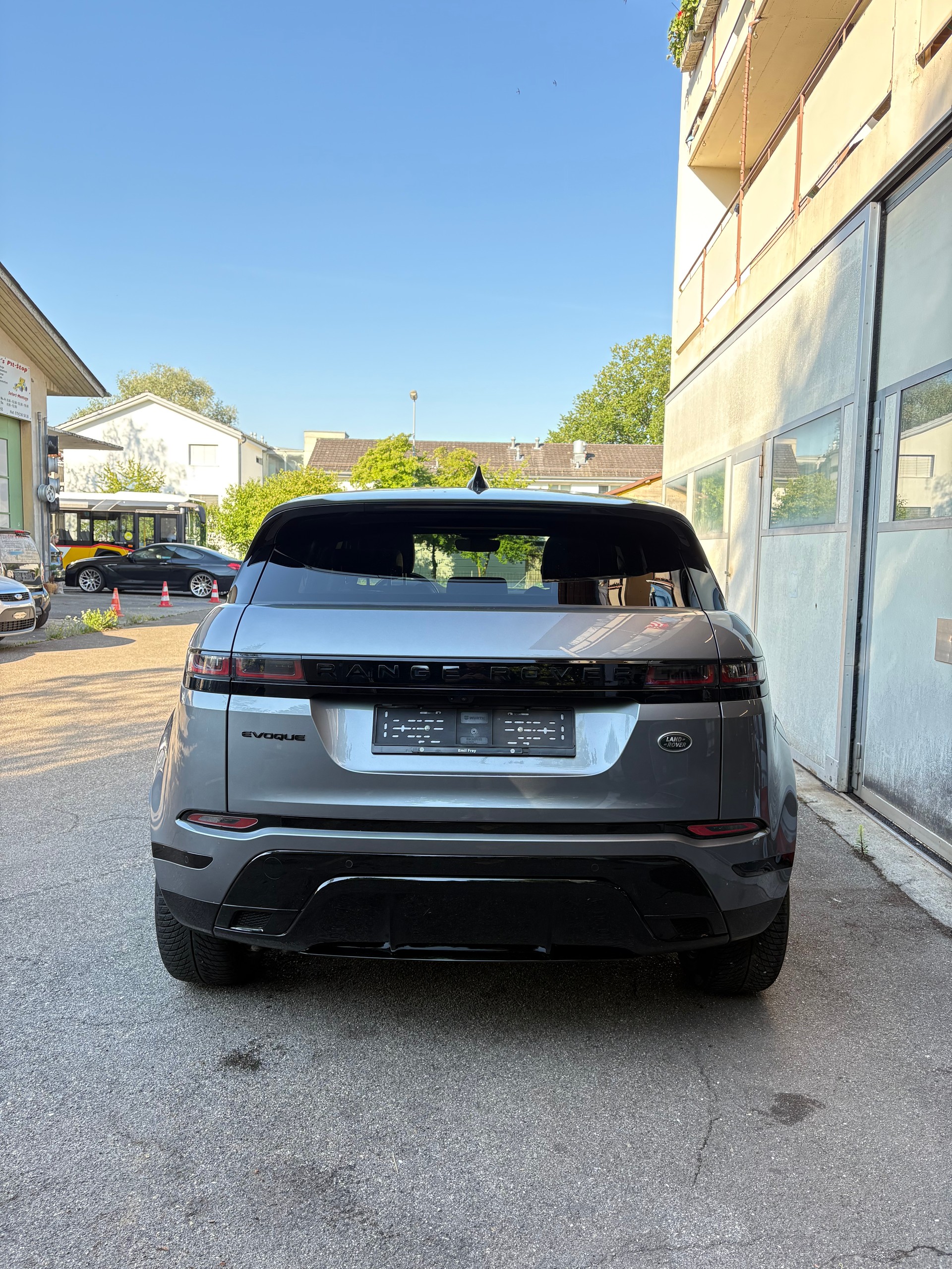 LAND ROVER Range Rover Evoque R-Dynamic D 150 HSE AT9-image-4