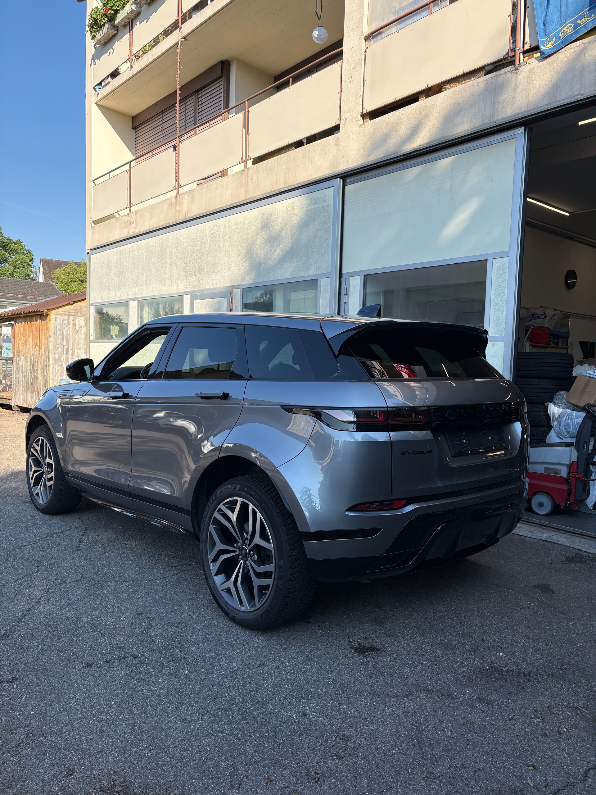 LAND ROVER Range Rover Evoque R-Dynamic D 150 HSE AT9-showroom-element-3