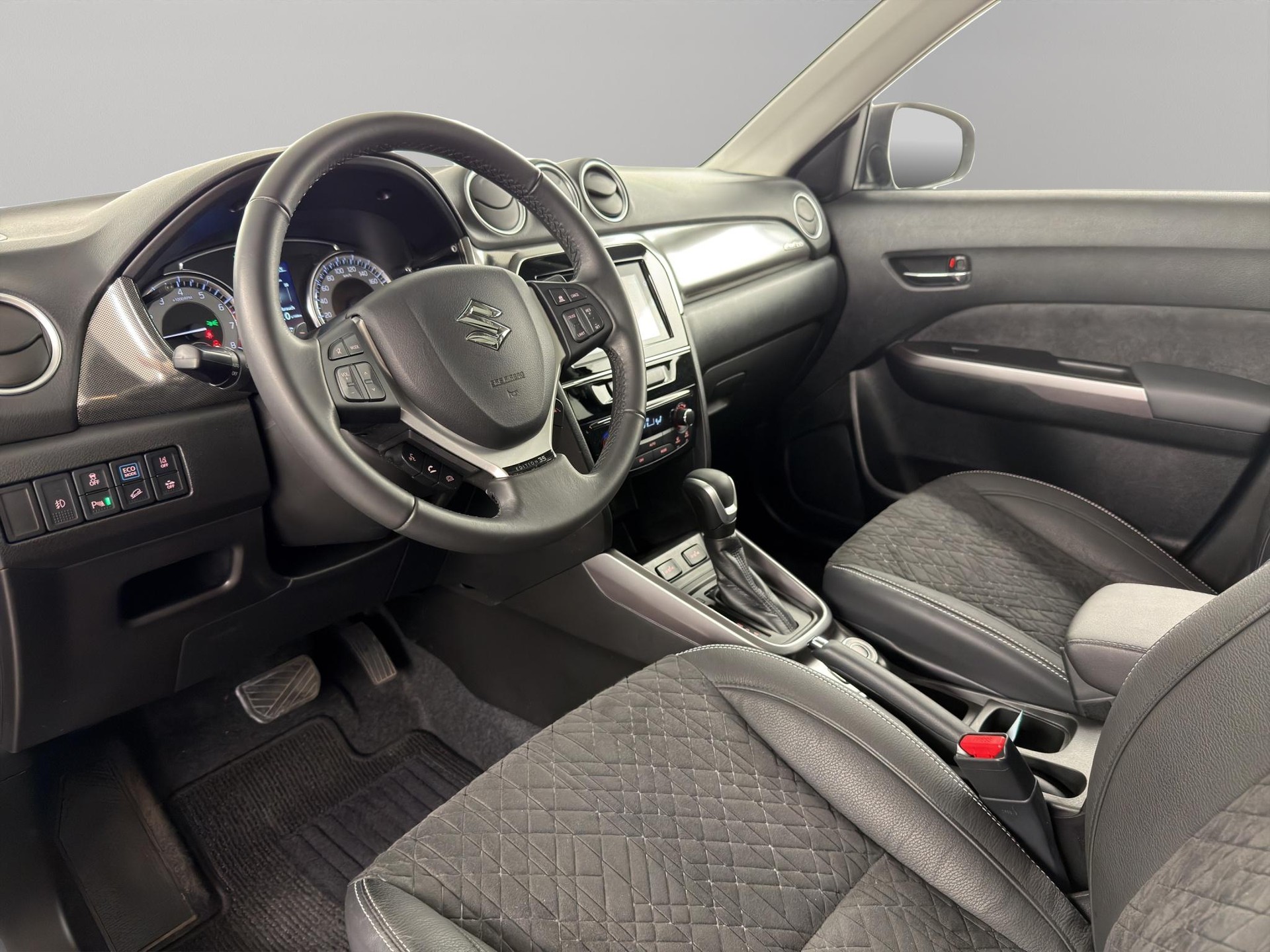 SUZUKI Vitara 1.5 Compact Top Hybrid Edition 35 4x4-image-11