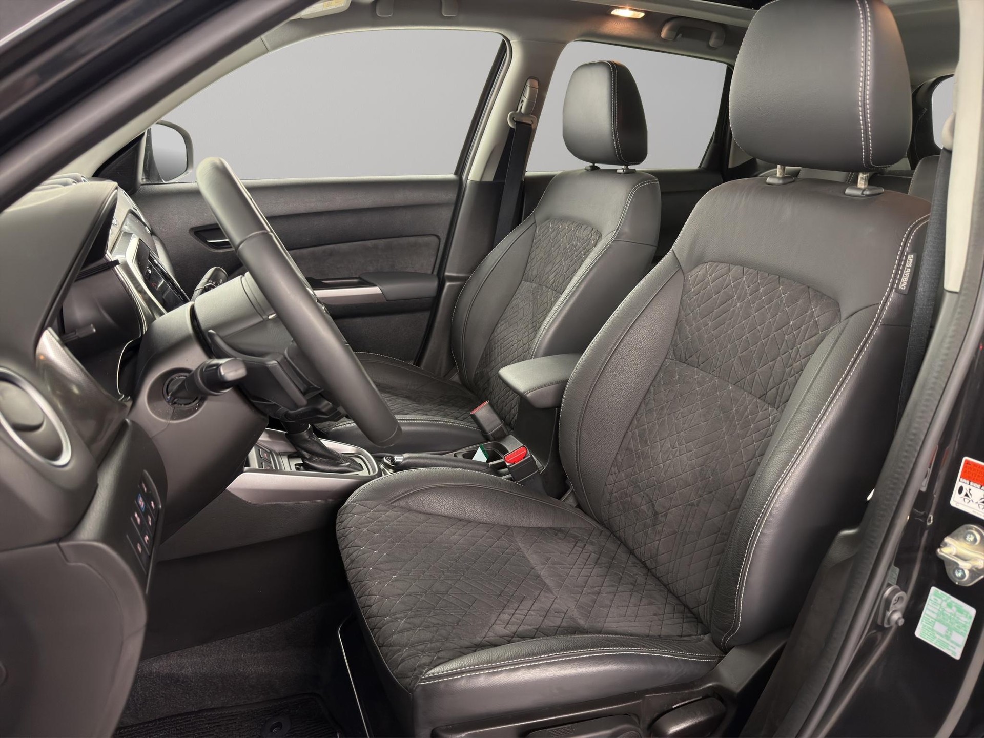 SUZUKI Vitara 1.5 Compact Top Hybrid Edition 35 4x4-image-8