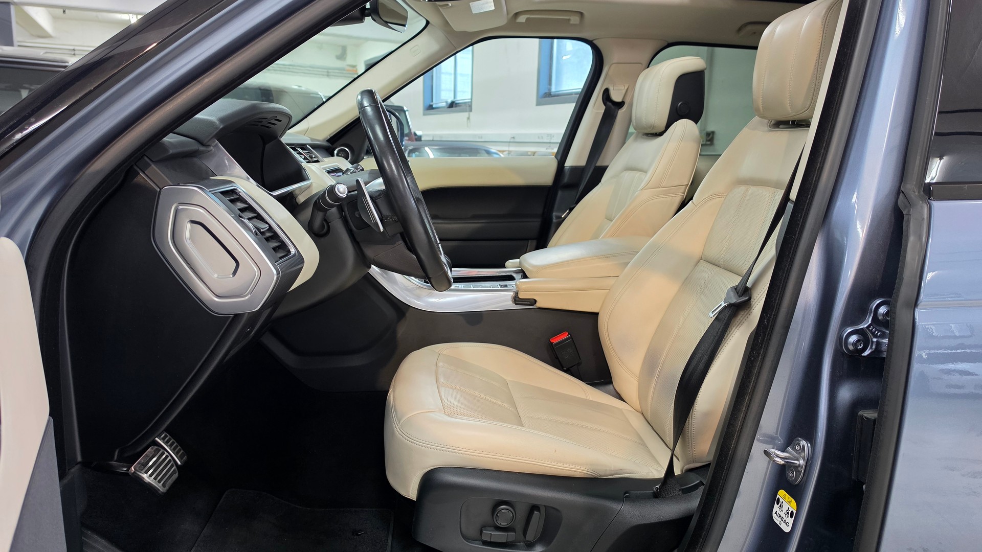 LAND ROVER Range Rover Sport 3.0 SDV6 HSE Automatic-image-17