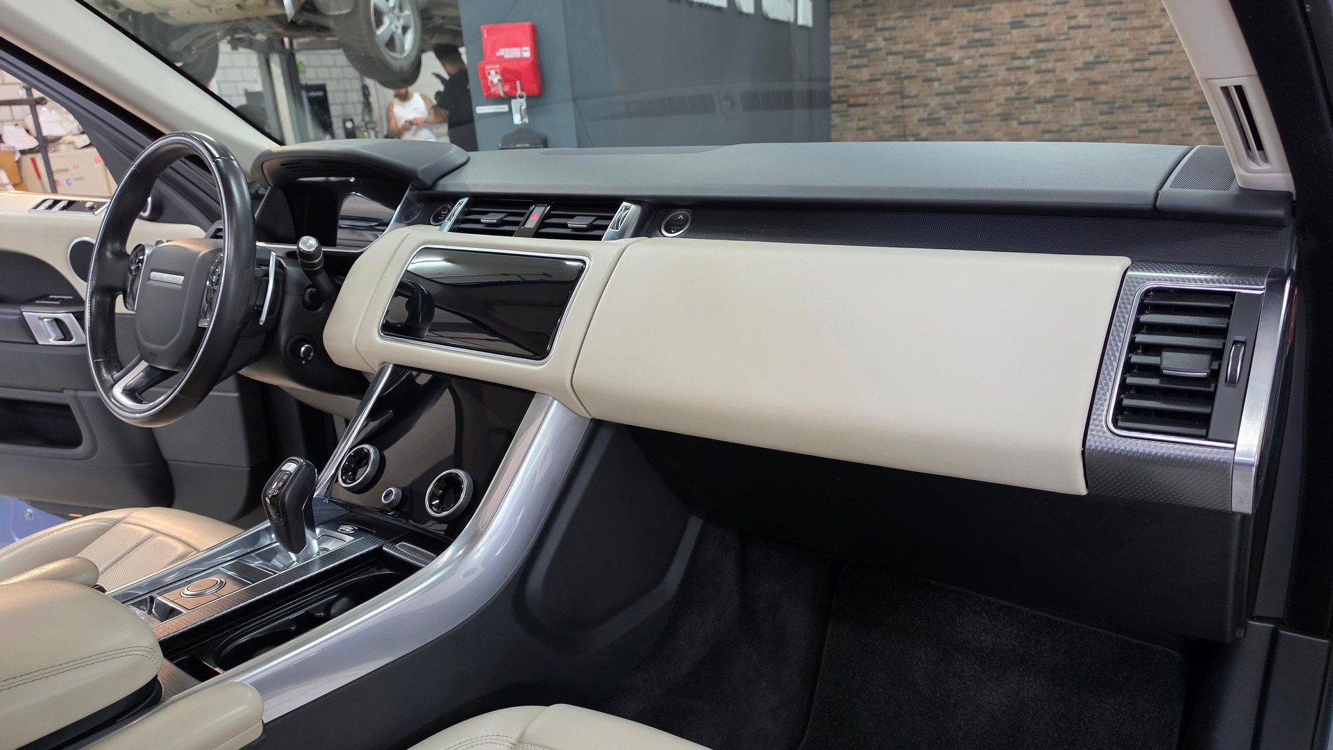 LAND ROVER Range Rover Sport 3.0 SDV6 HSE Automatic-image-23