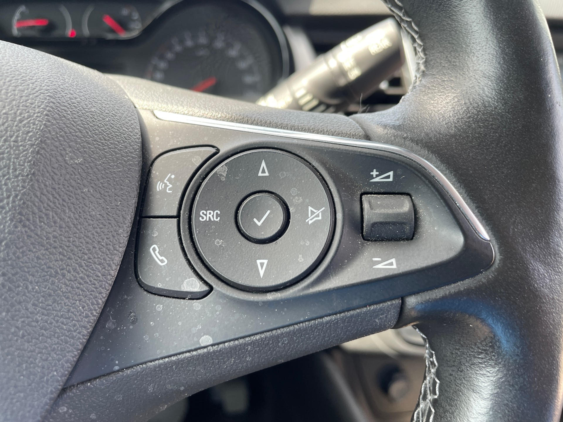 OPEL Crossland X 1.2i TP Enjoy Automatic-image-8