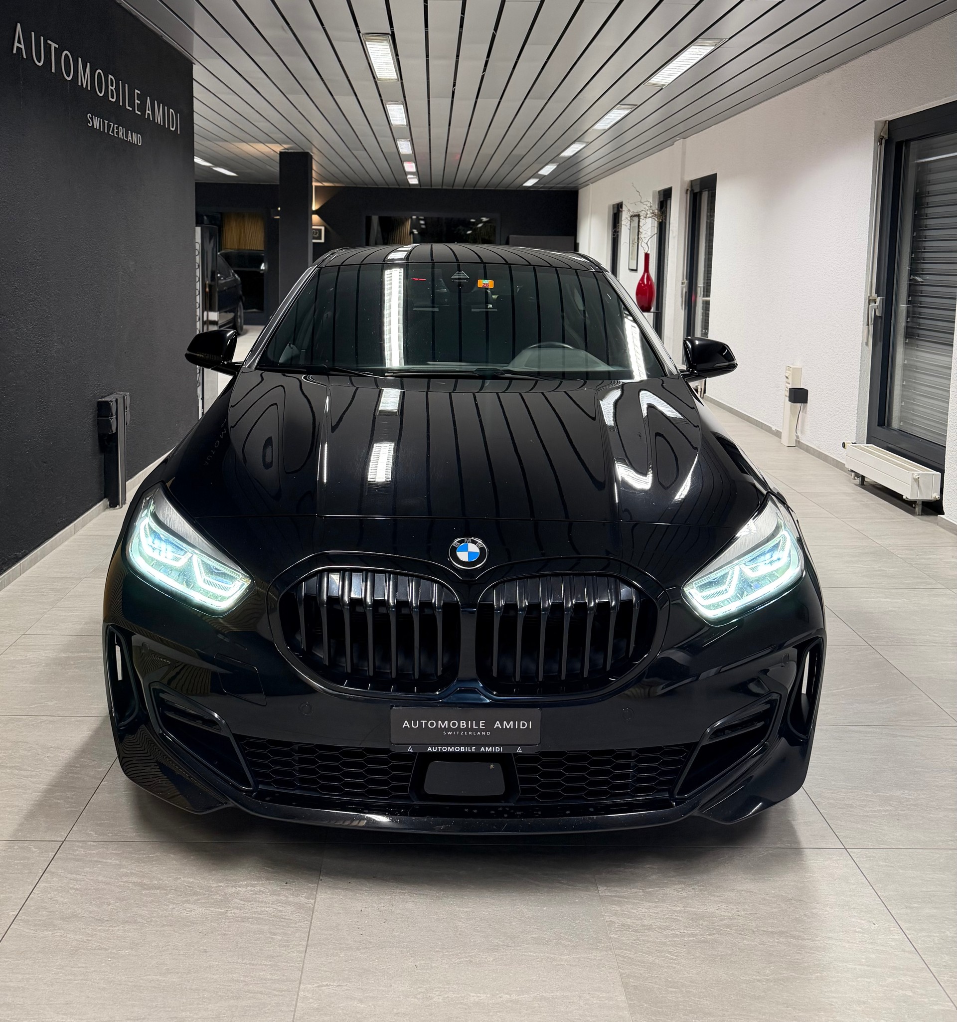 BMW 120d xDrive Steptronic M Sport-showroom-element-1