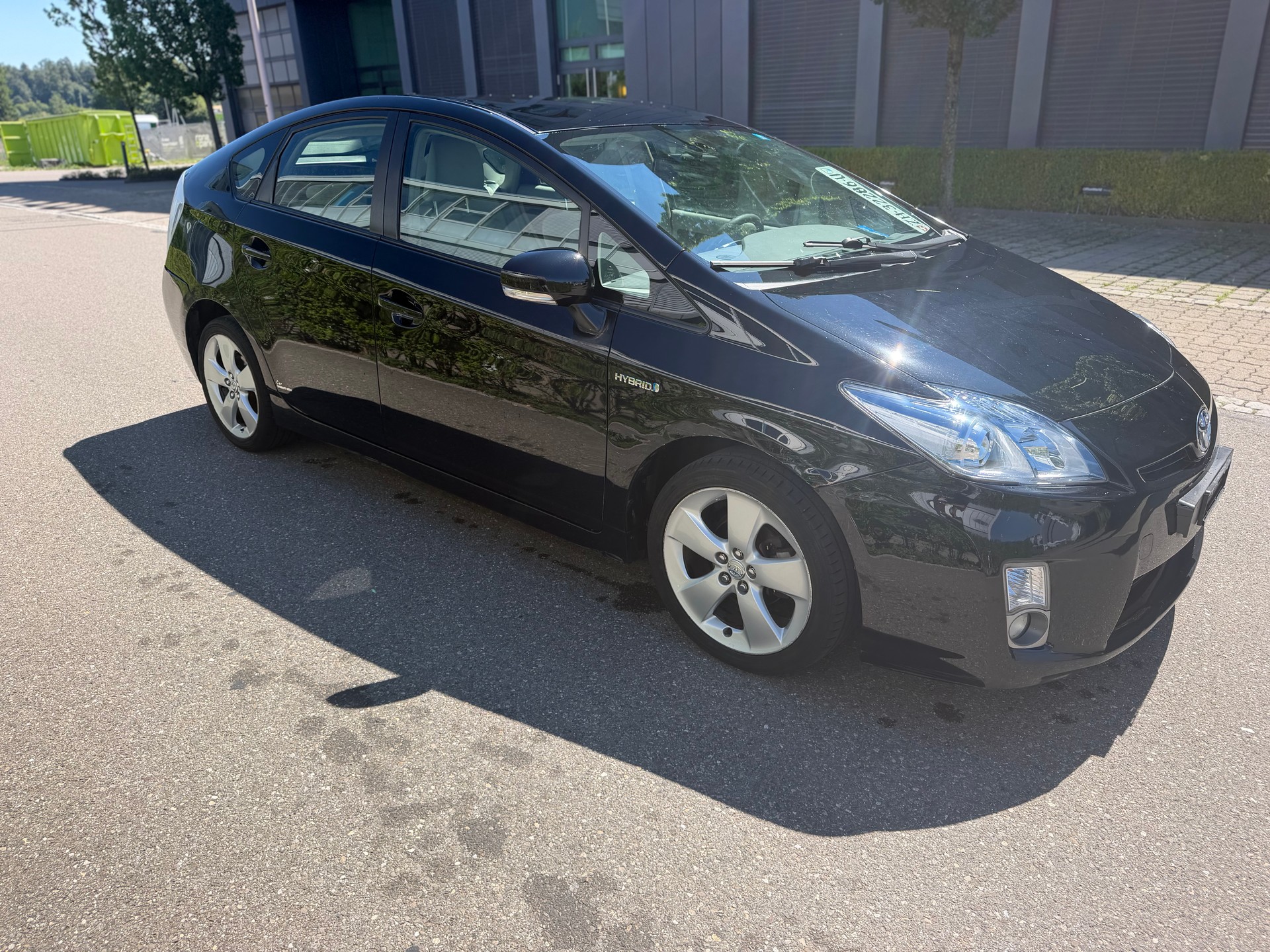 TOYOTA Prius 1.8 16V HSD Sol-showroom-element-3