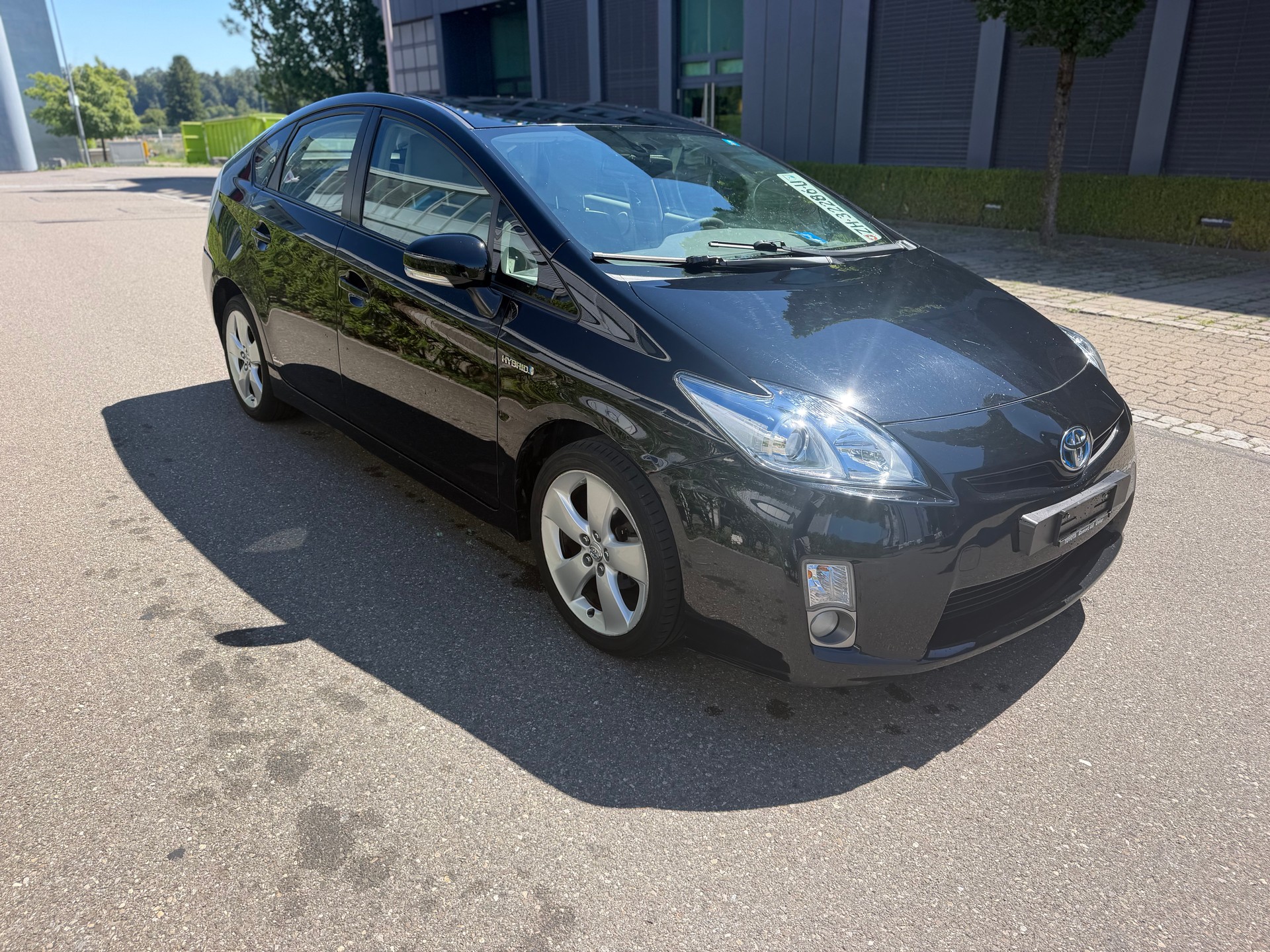 TOYOTA Prius 1.8 16V HSD Sol-showroom-element-2