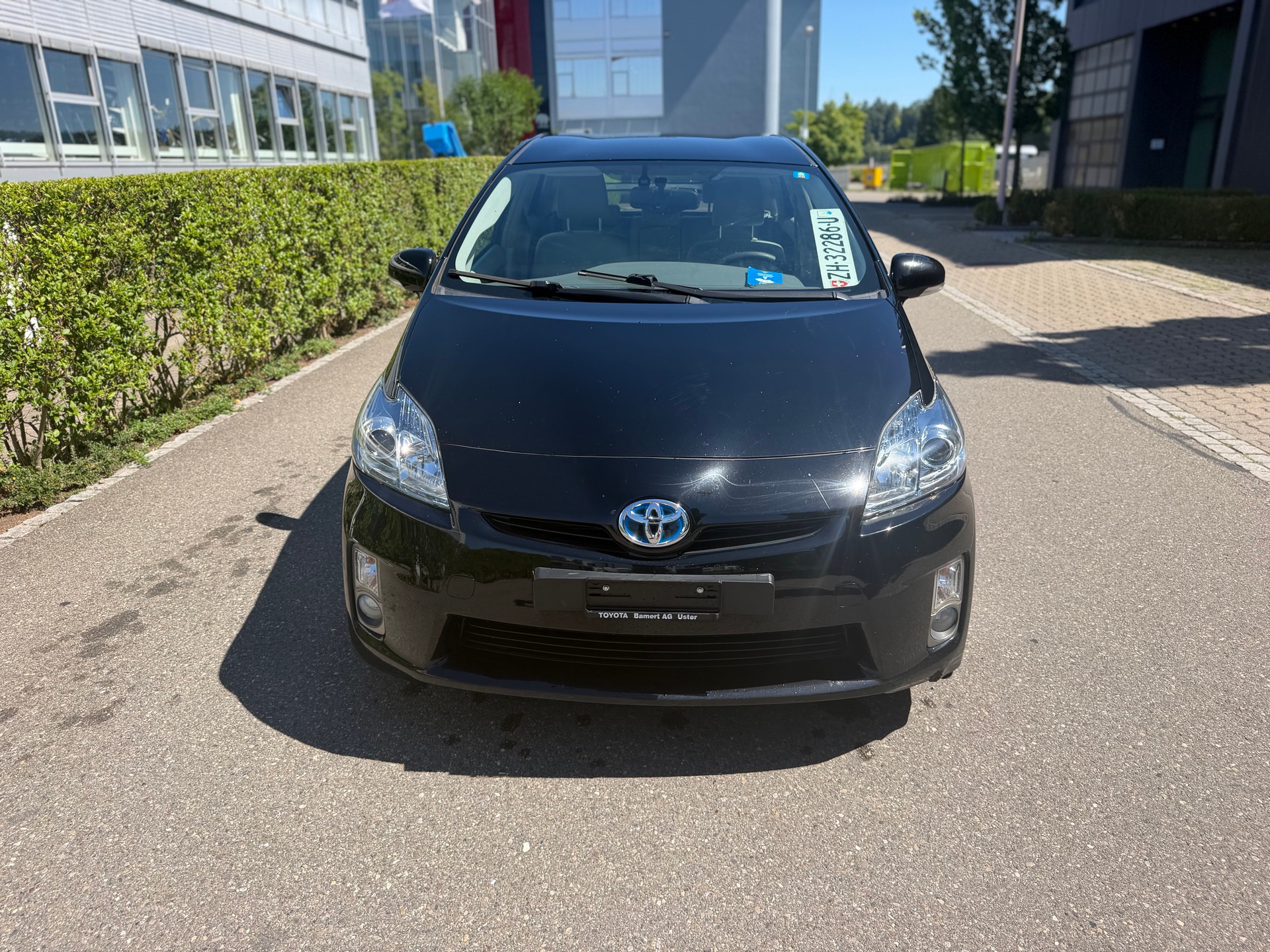 TOYOTA Prius 1.8 16V HSD Sol-showroom-element-1