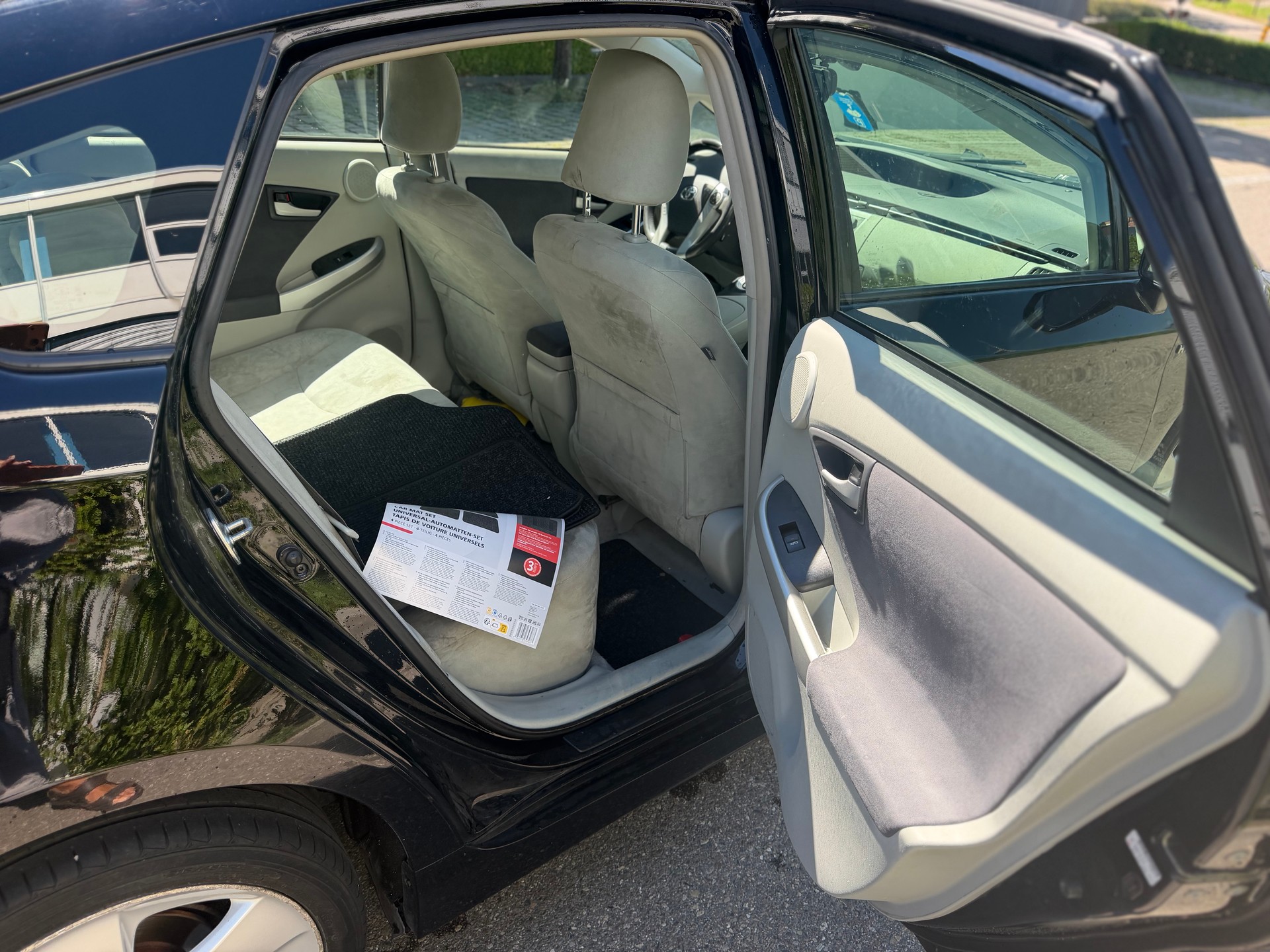 TOYOTA Prius 1.8 16V HSD Sol-image-8